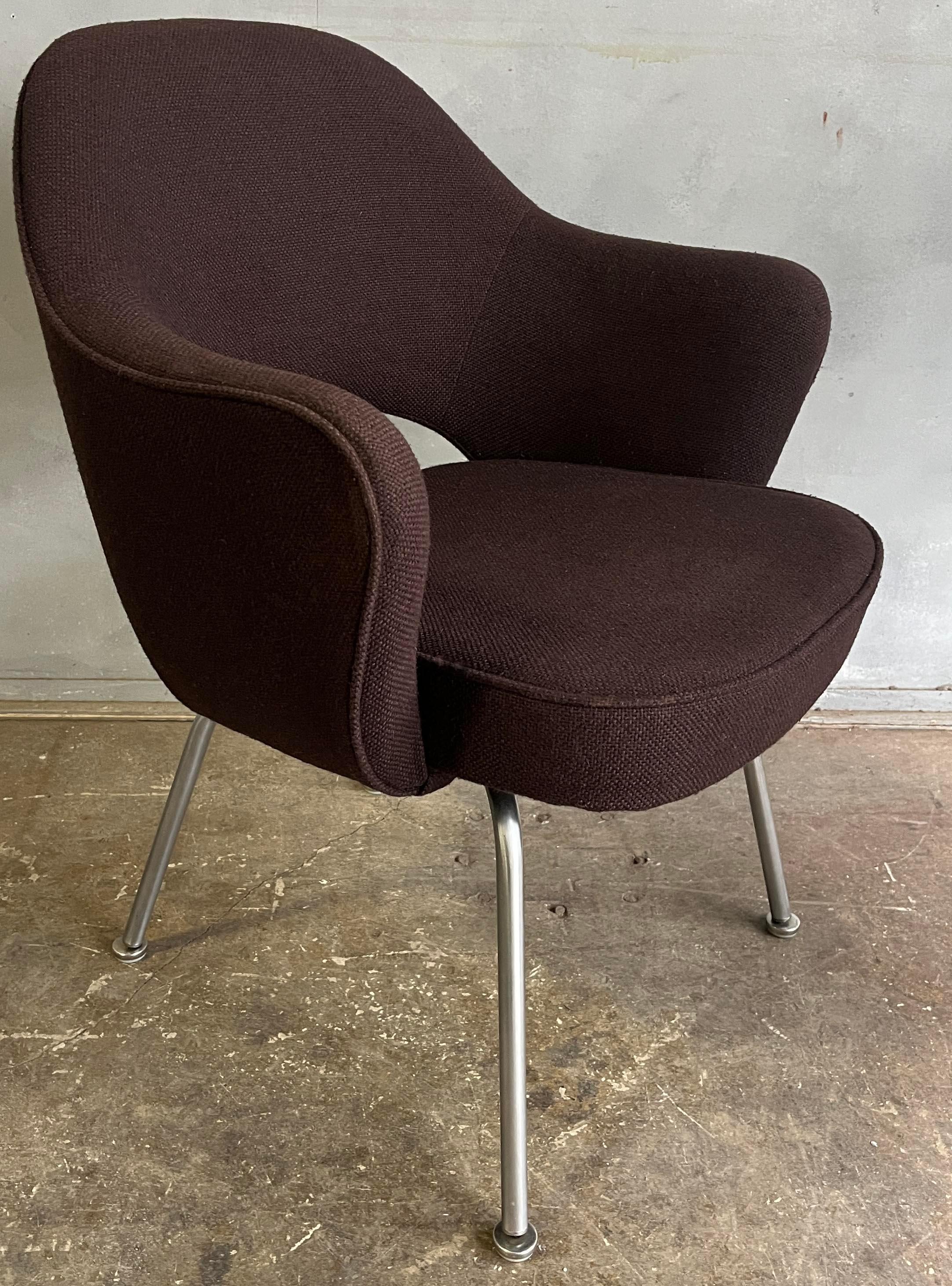 Pair of Brown Saarinen Executive / Dining Chairs or Knoll  For Sale 4