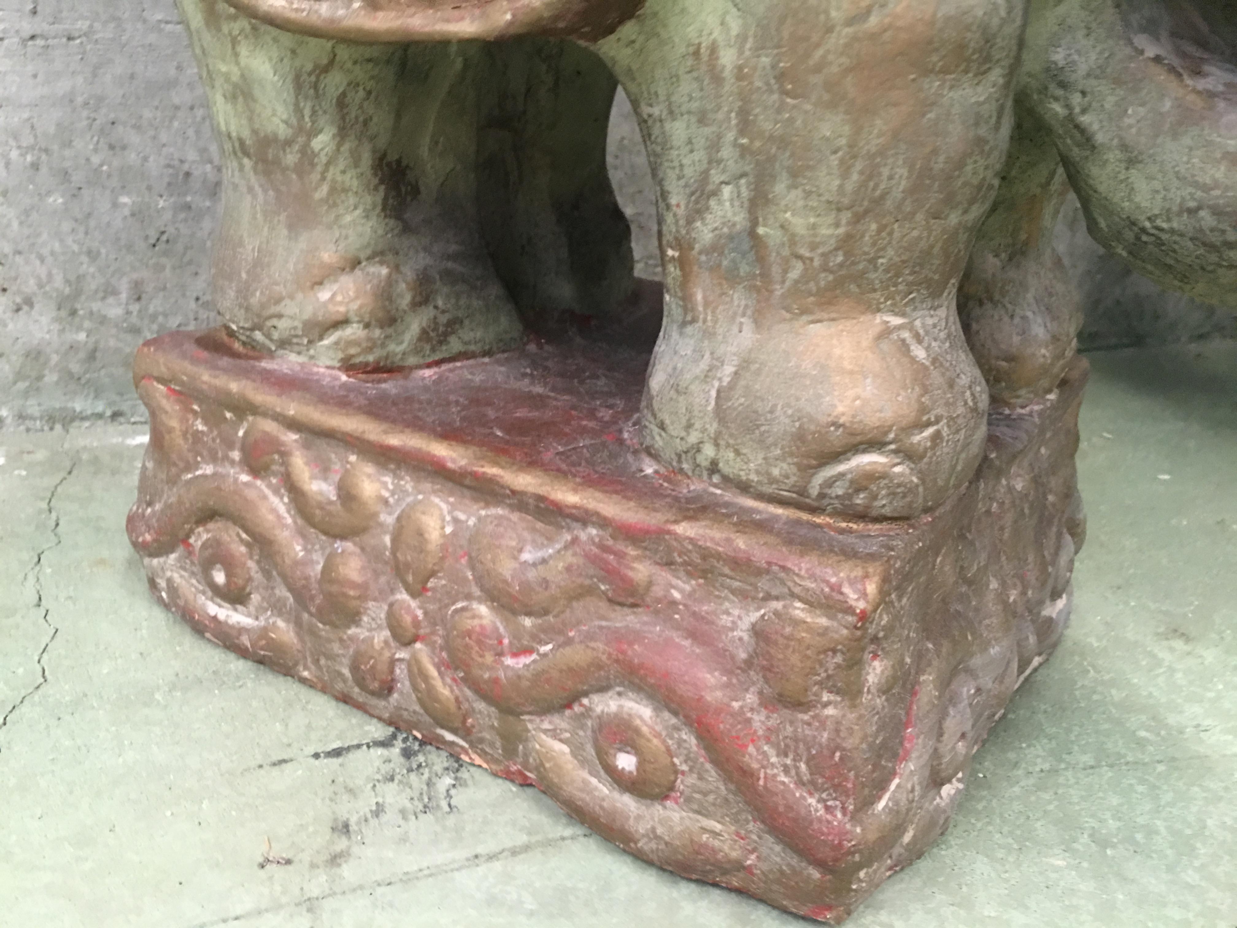 Paire de tables de jardin en terre cuite marron représentant des éléphants, style mi-siècle moderne en vente 1