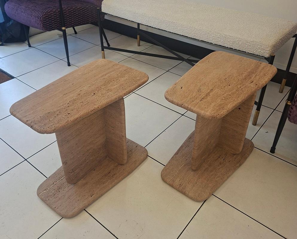 Pair of brown travertine end tables In Excellent Condition For Sale In Saint-Ouen, FR