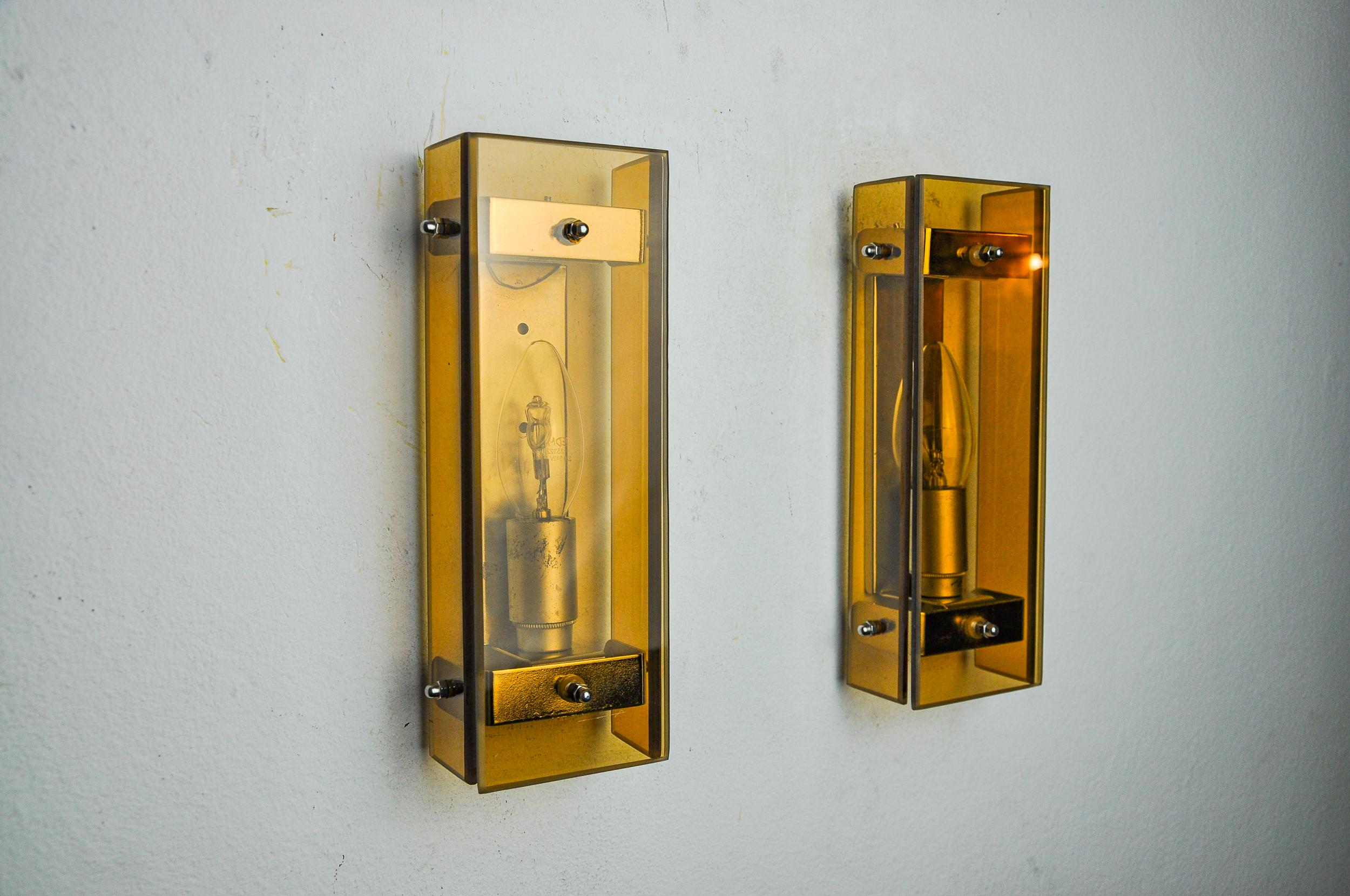 Italian Pair of brown Veca wall lights, beveled glass, Italy 1970 For Sale