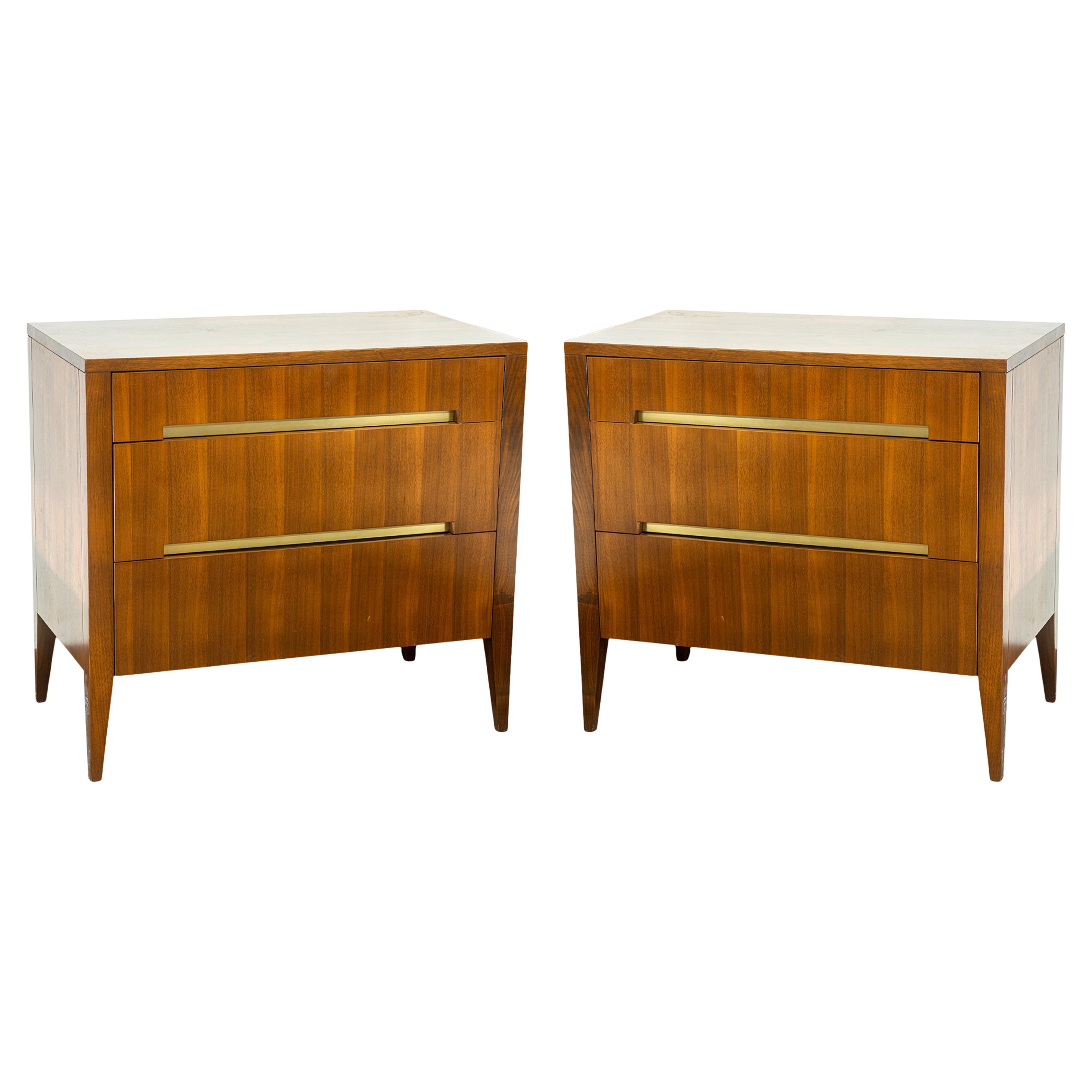 Paar Brownstone Modern Transitional Style Nachttische aus Holz im Angebot