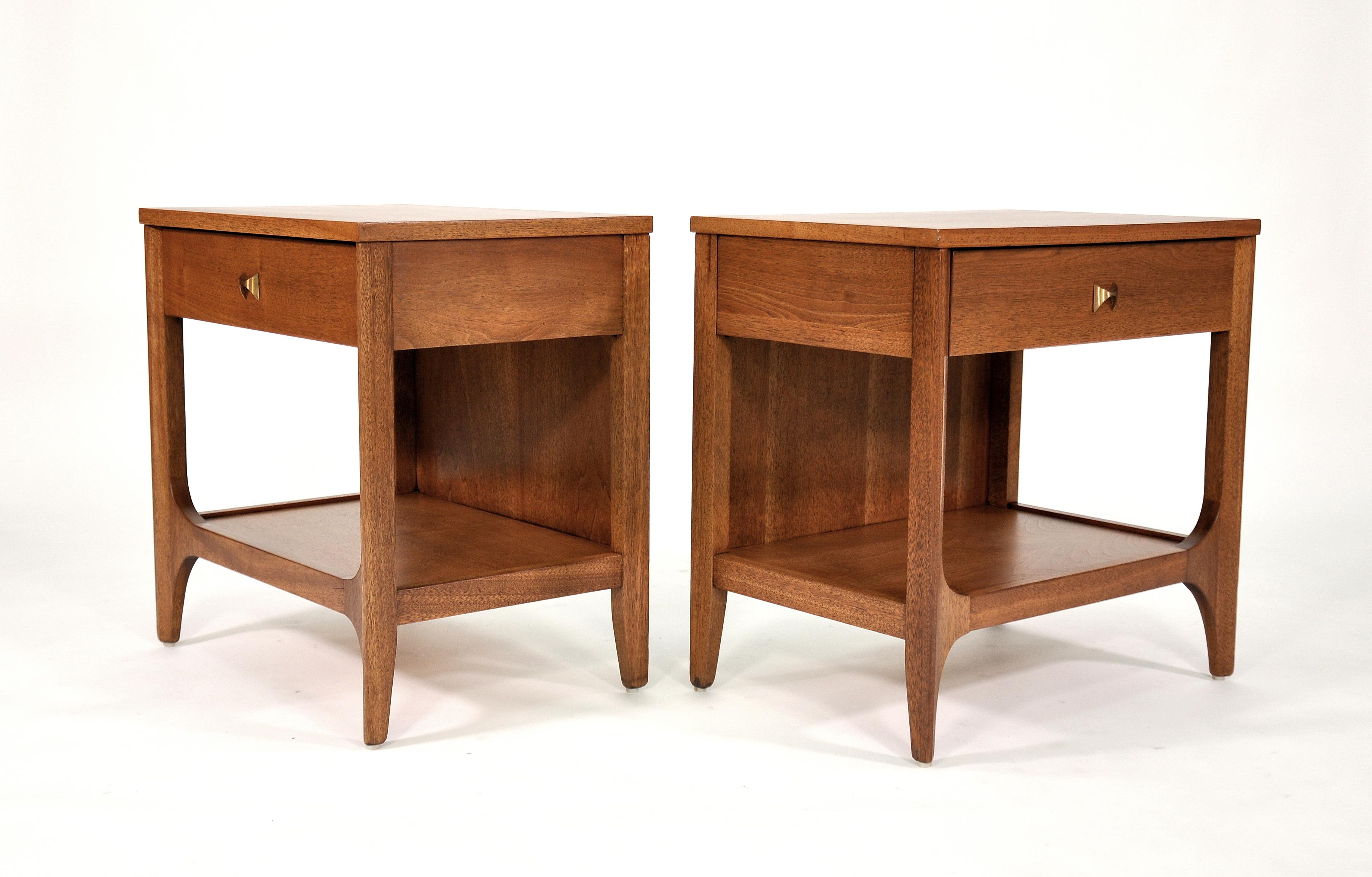 Pair of Broyhill Brasilia Nightstands or Side Tables 5