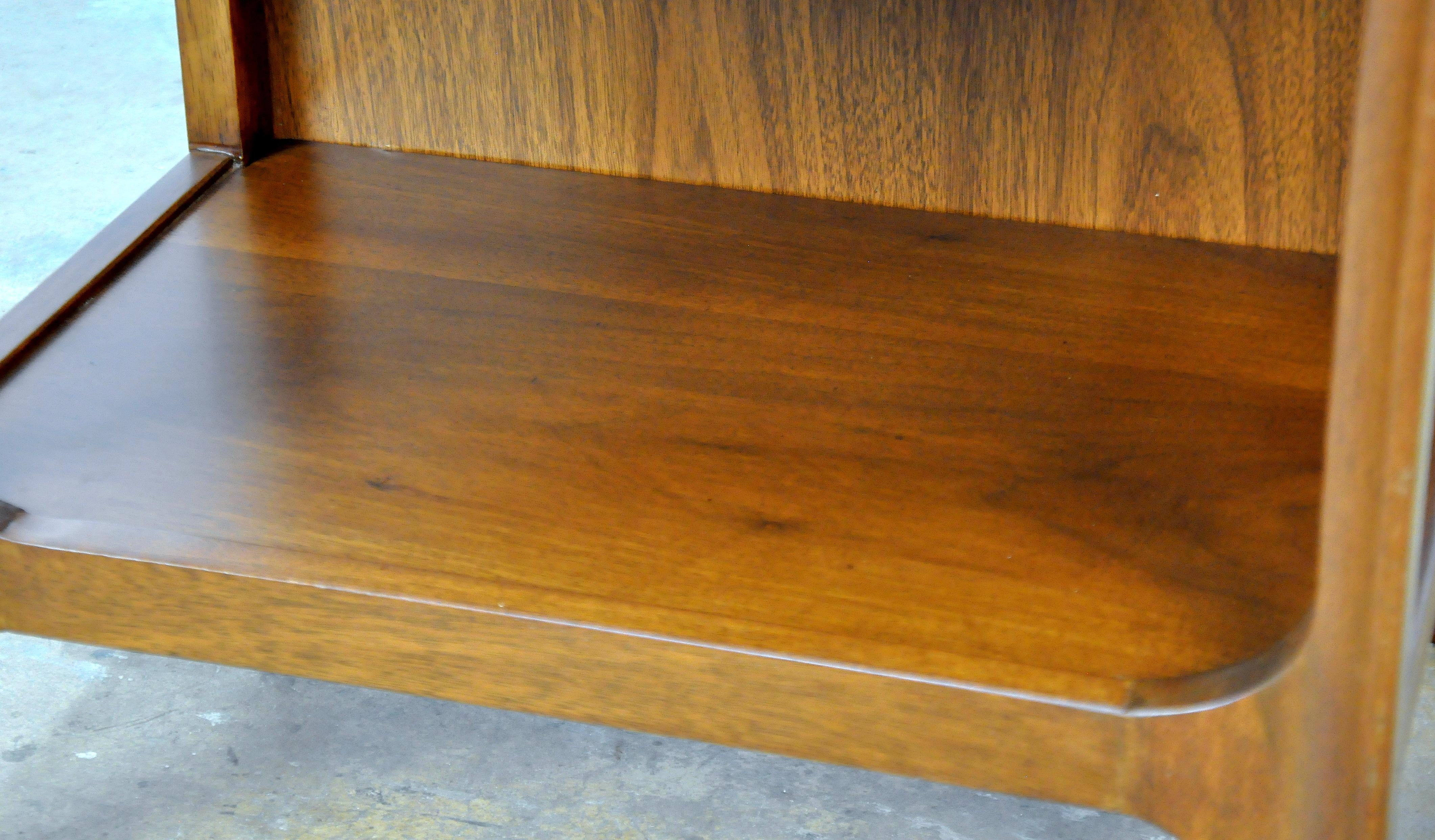 Pair of Broyhill Brasilia Nightstands or Side Tables 4