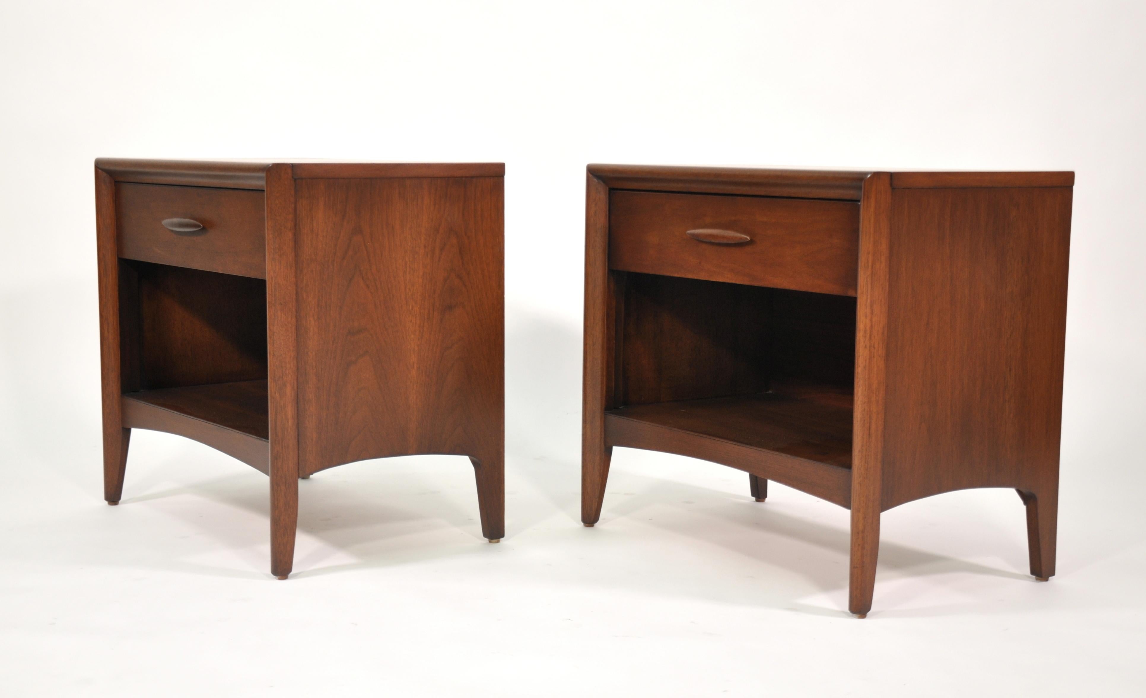 Mid-Century Modern Pair of Broyhill Emphasis Nightstands or Side Tables