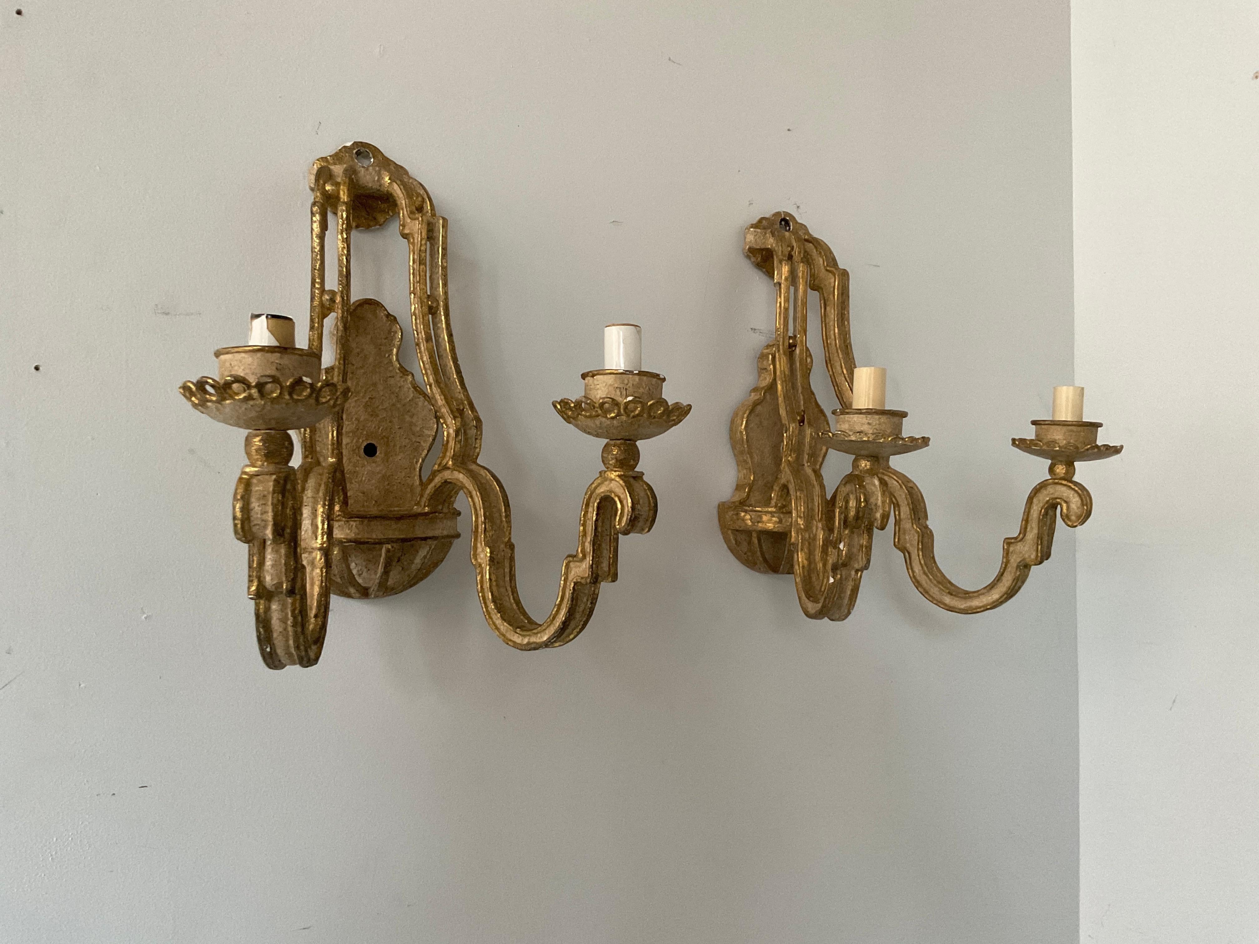 Pair of Bruce Eicher Beige Paint and Gilt Iron Sconces In Good Condition For Sale In Tarrytown, NY