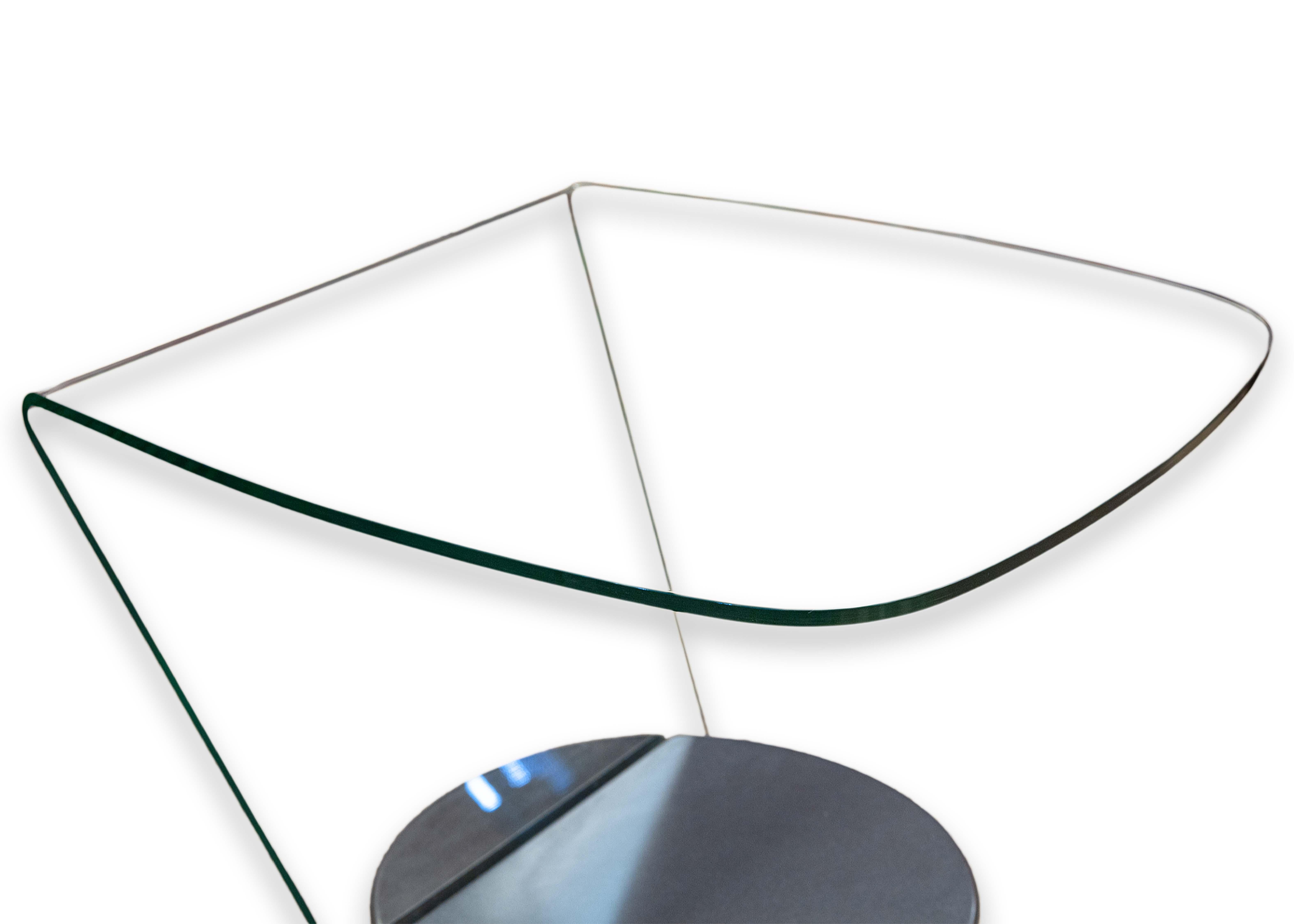 Pair of Brueton Style Curved Glass and Brushed Chrome Swivel End Side Tables Bon état - En vente à Keego Harbor, MI