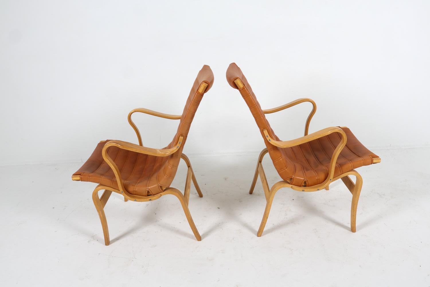 Coppia di sedie da salotto 'Eva' in faggio e pelle Bruno Mathsson per DUX C. 1970 In condizioni buone in vendita a Norwalk, CT