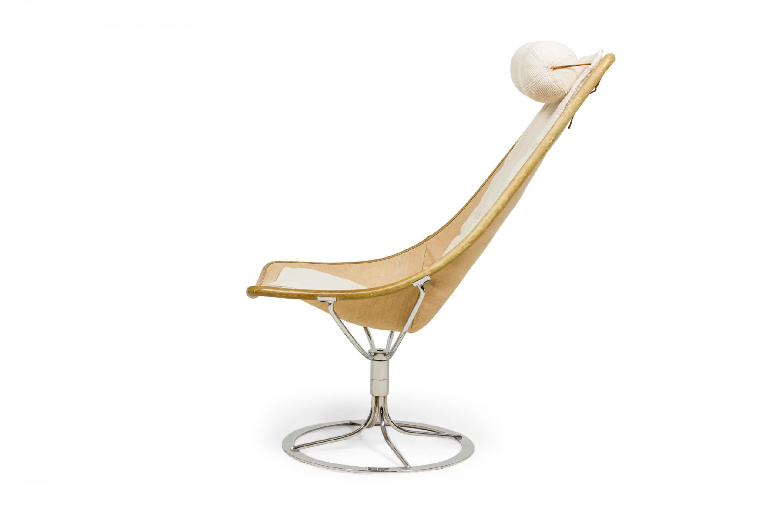 Pair of Bruno Mathsson for Dux Danish 'Jetson' Beige Bucket Swivel Lounge Chairs In Good Condition In New York, NY