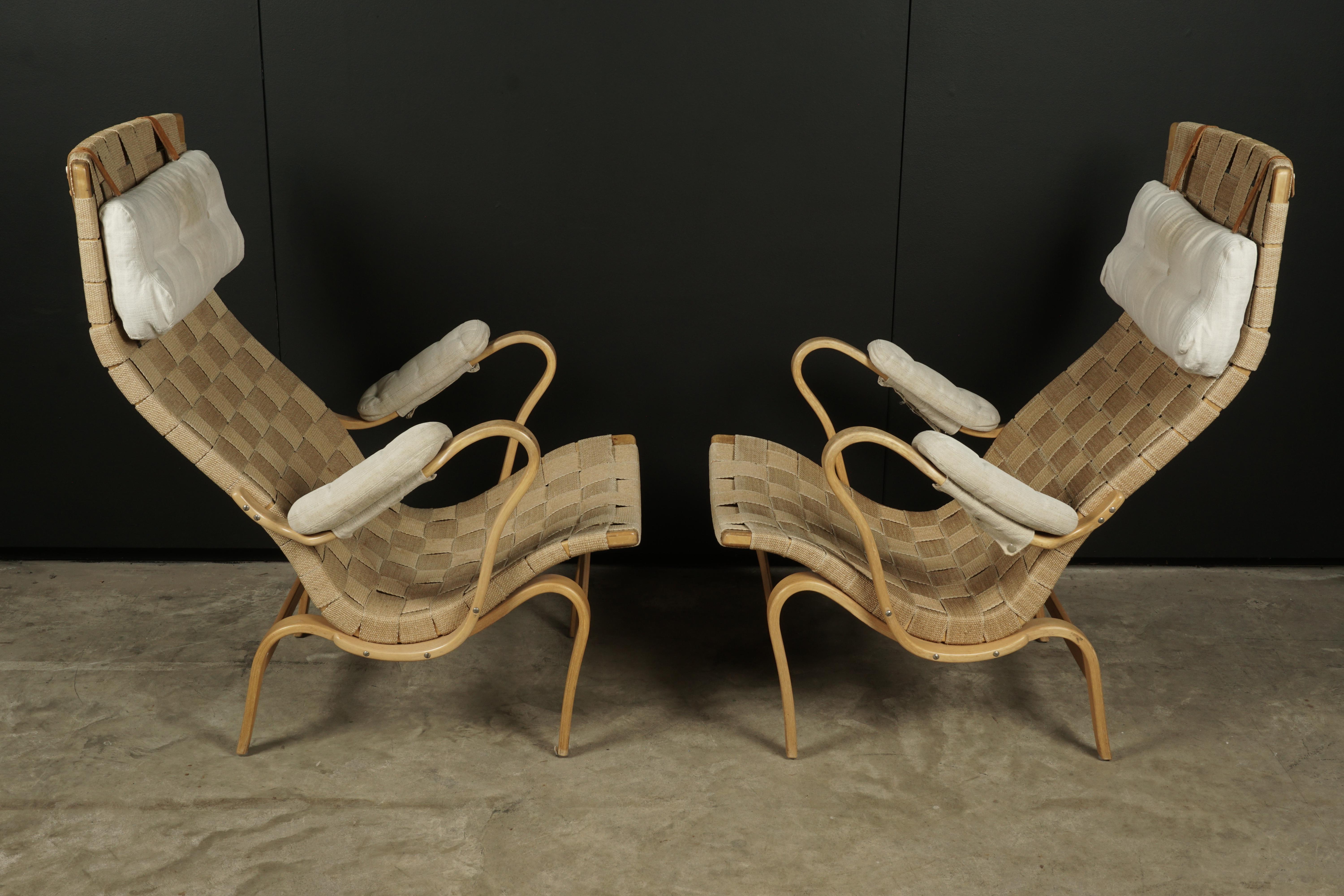 European Vintage Pair of Bruno Mathsson Lounge Chairs, Model Pernilla, circa 1970