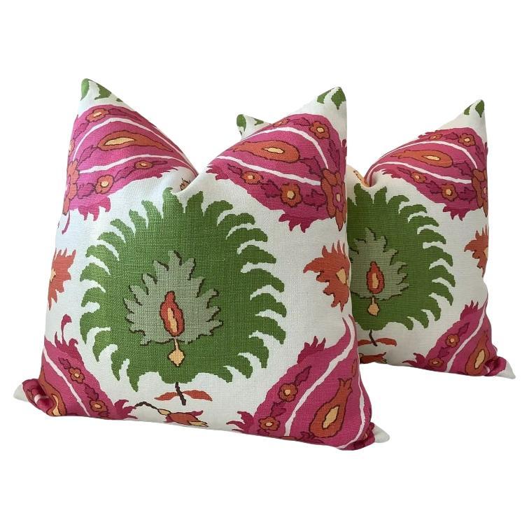 Coppia di cuscini Brunschwig 
Fils "Kashmiri" in rosa e verde da 22 pollici