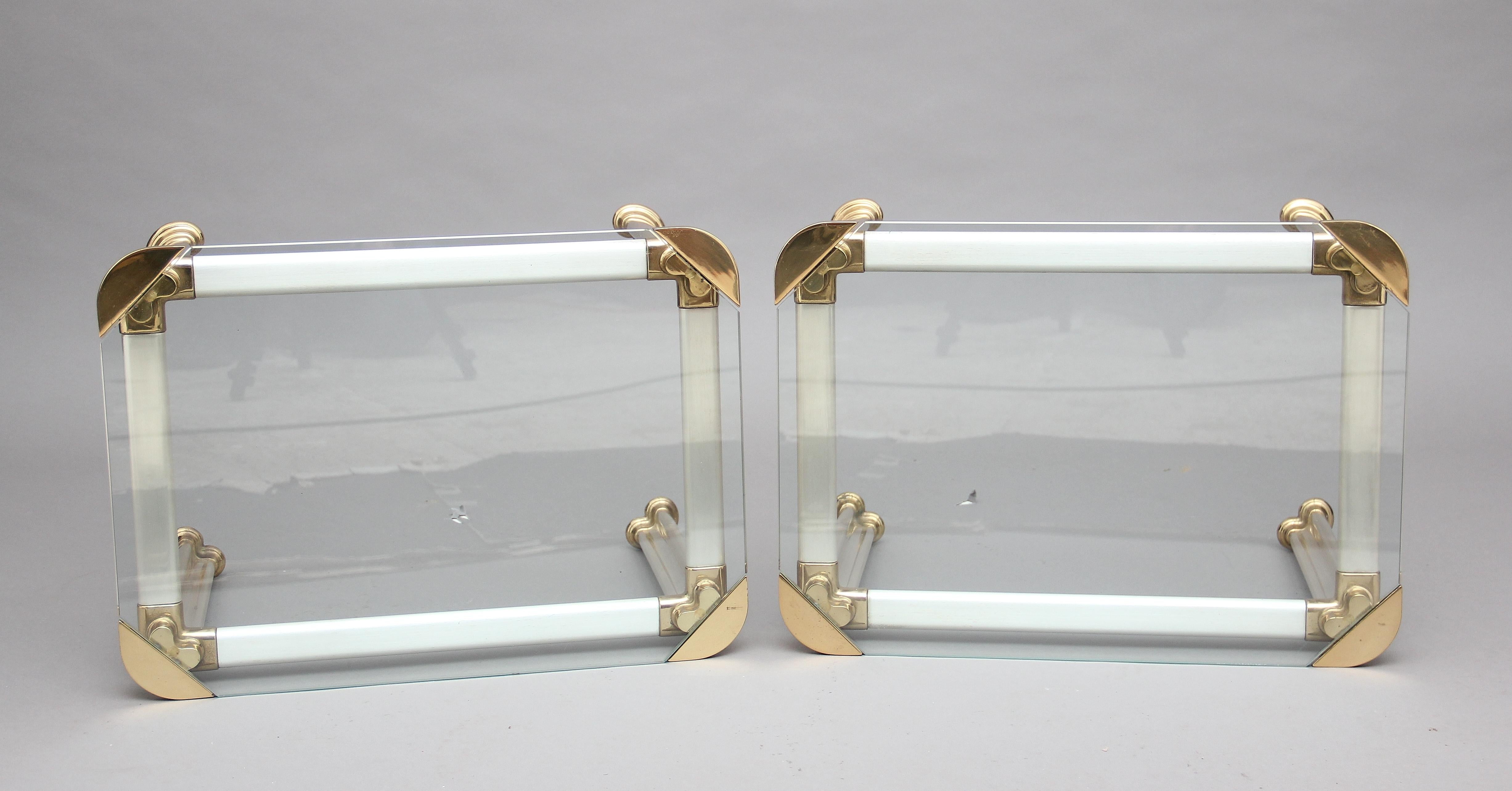 Pair of Brushed Steel, Brass and Glass Side Tables im Zustand „Gut“ in Martlesham, GB