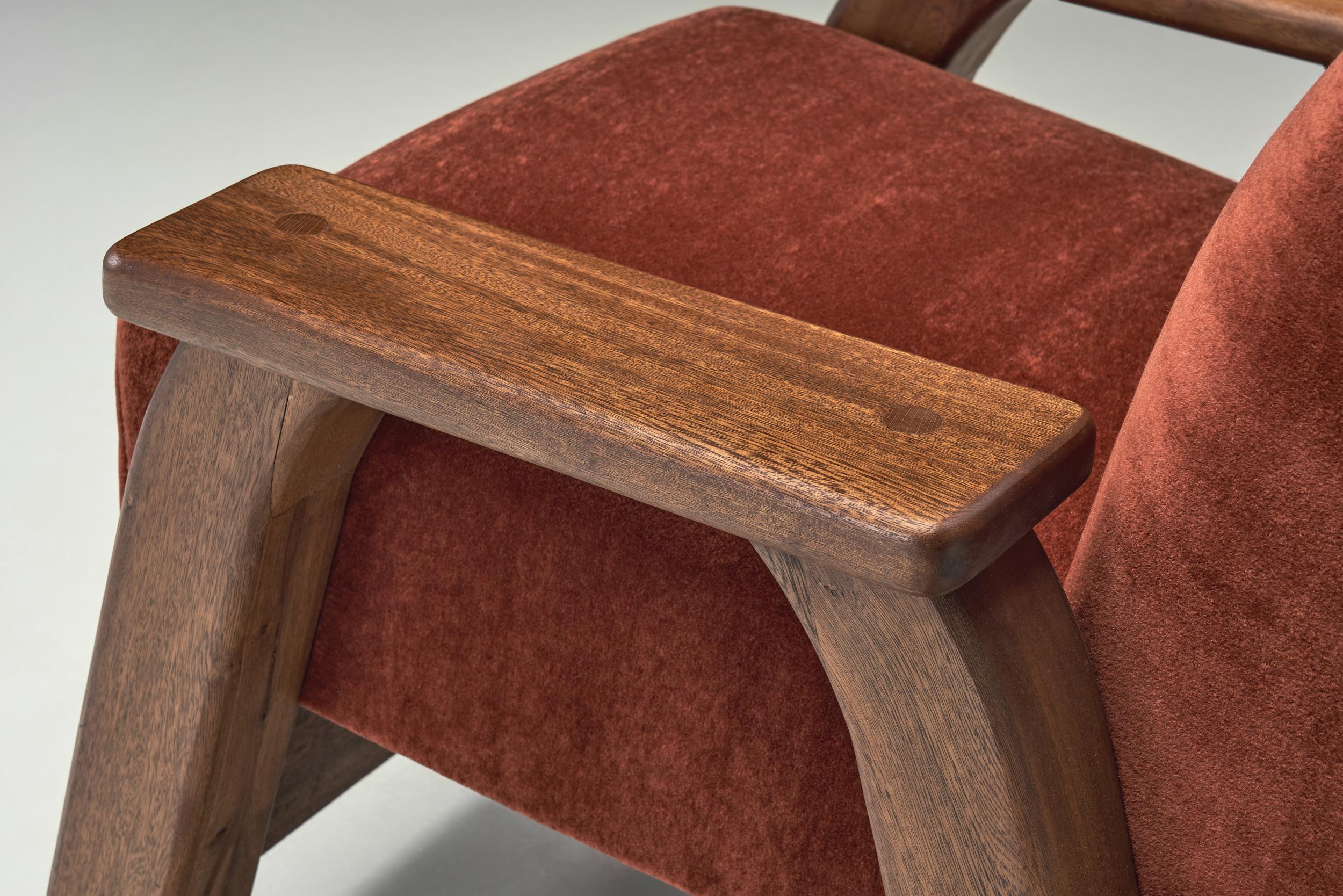 Pareja de Sillones Brutalistas Tapizados en Mohair Rojo, Francia Años 60 en venta 7