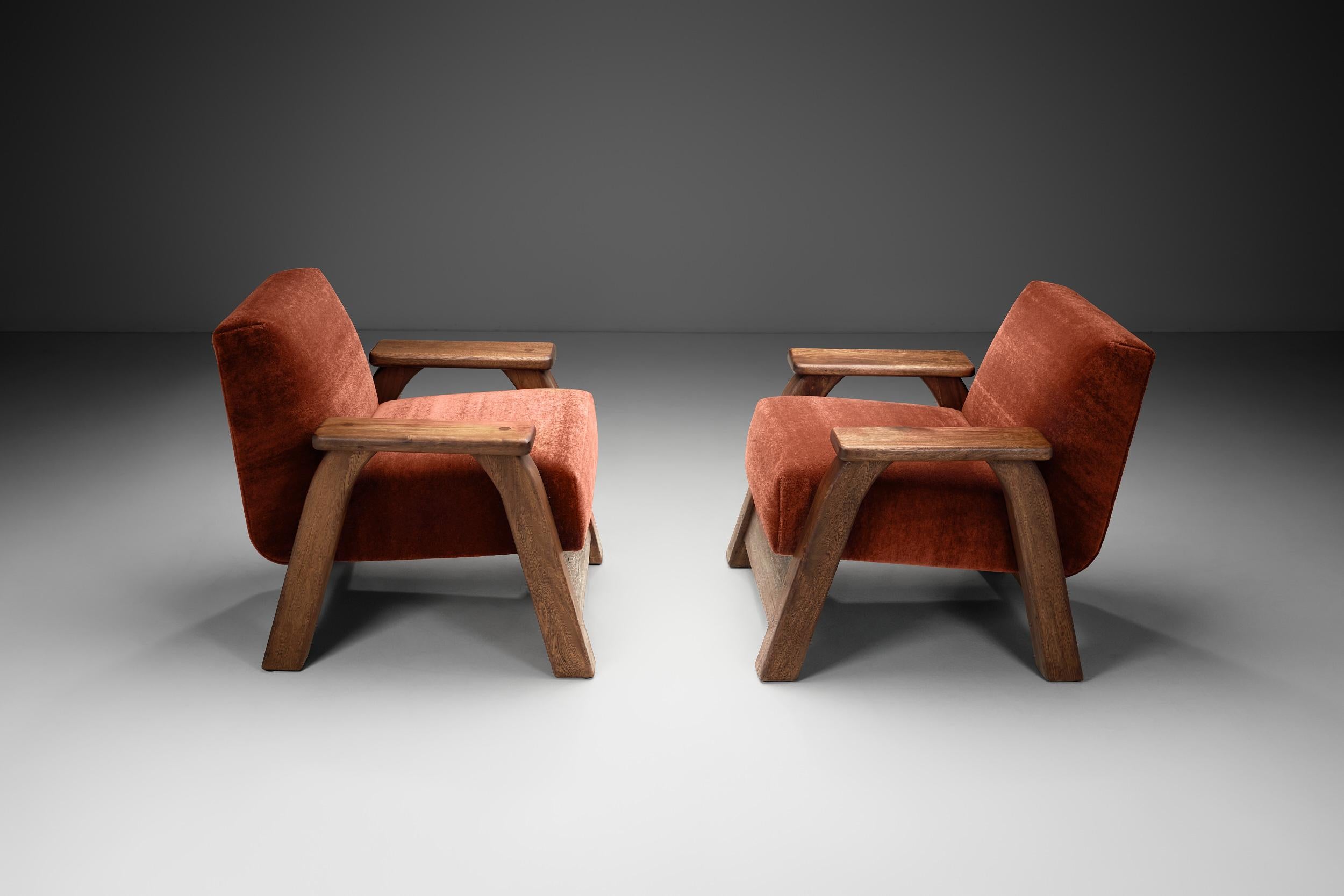 Pareja de Sillones Brutalistas Tapizados en Mohair Rojo, Francia Años 60 en Bueno estado para la venta en Utrecht, NL
