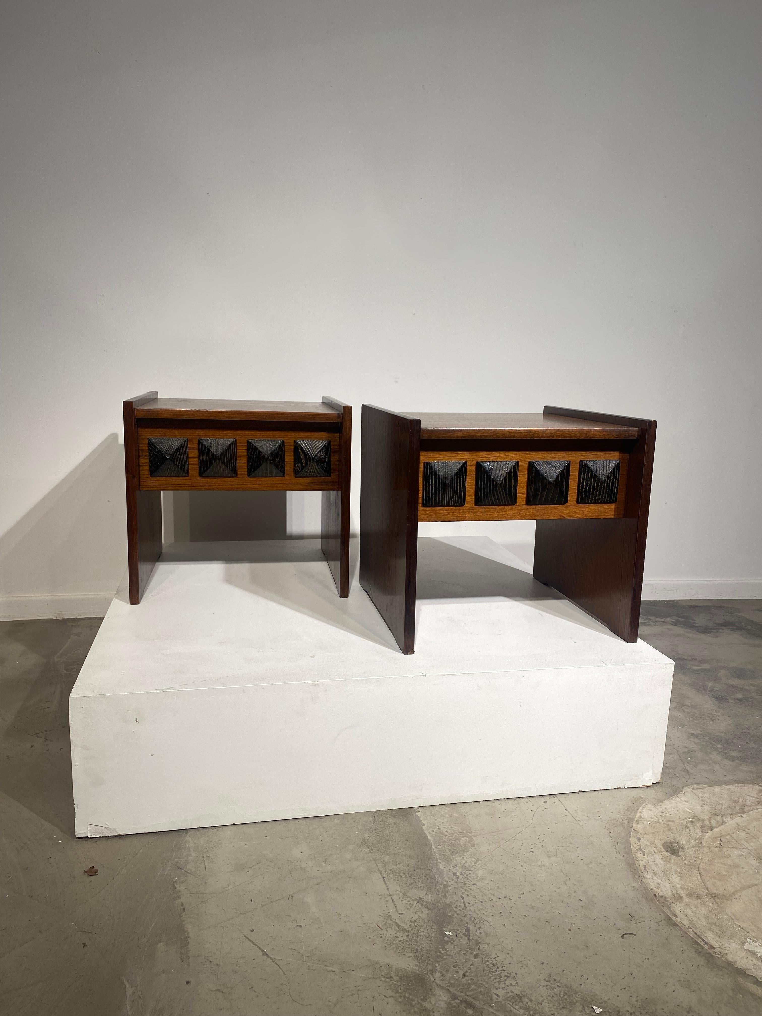 Pair of Brutalist Bedsides Cabinets, Italy, 1960's In Good Condition In Brussel, BE
