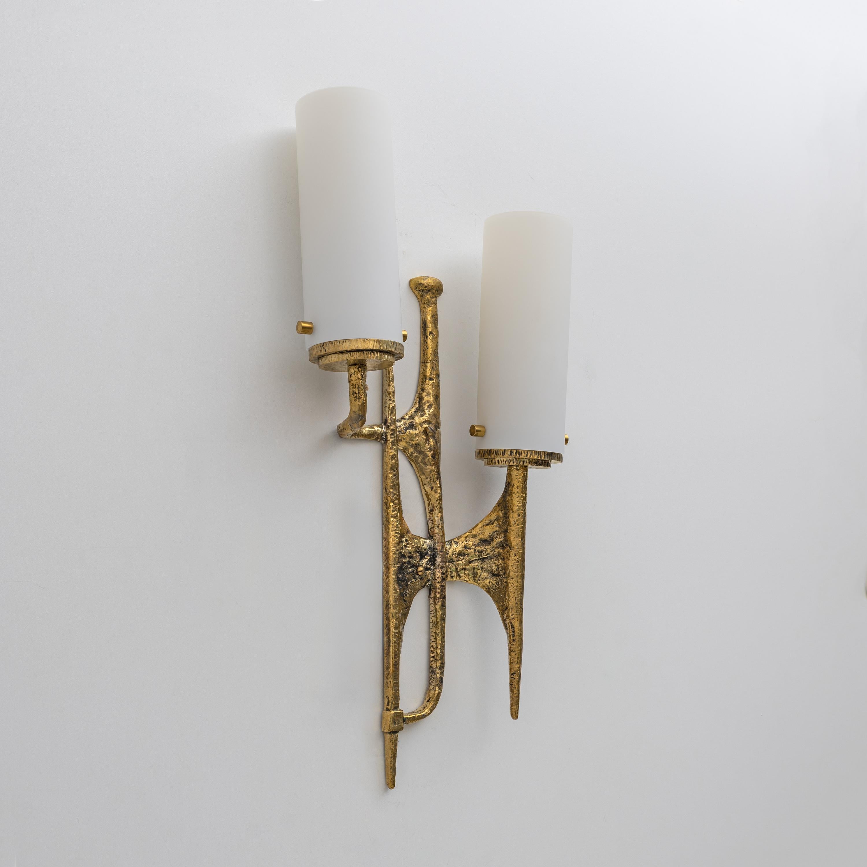 Pair of Brutalist Bronze Wall and Murano glass Sconces by Felix Agostini, 1990s In condizioni ottime in vendita a Puglia, Puglia