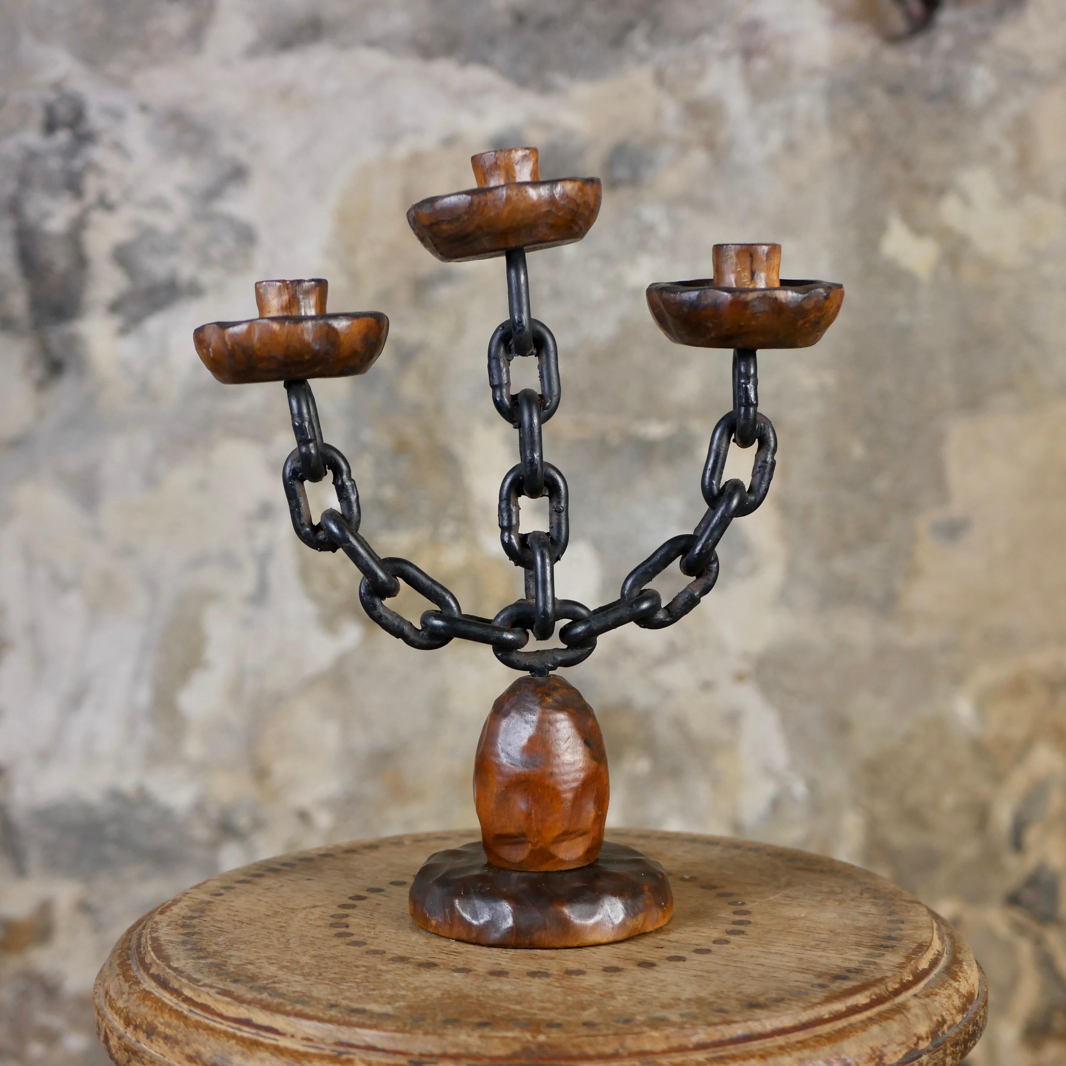 Pair of brutalist candlesticks in wood and wrought iron, Spain, 1970s In Good Condition For Sale In Lyon, FR