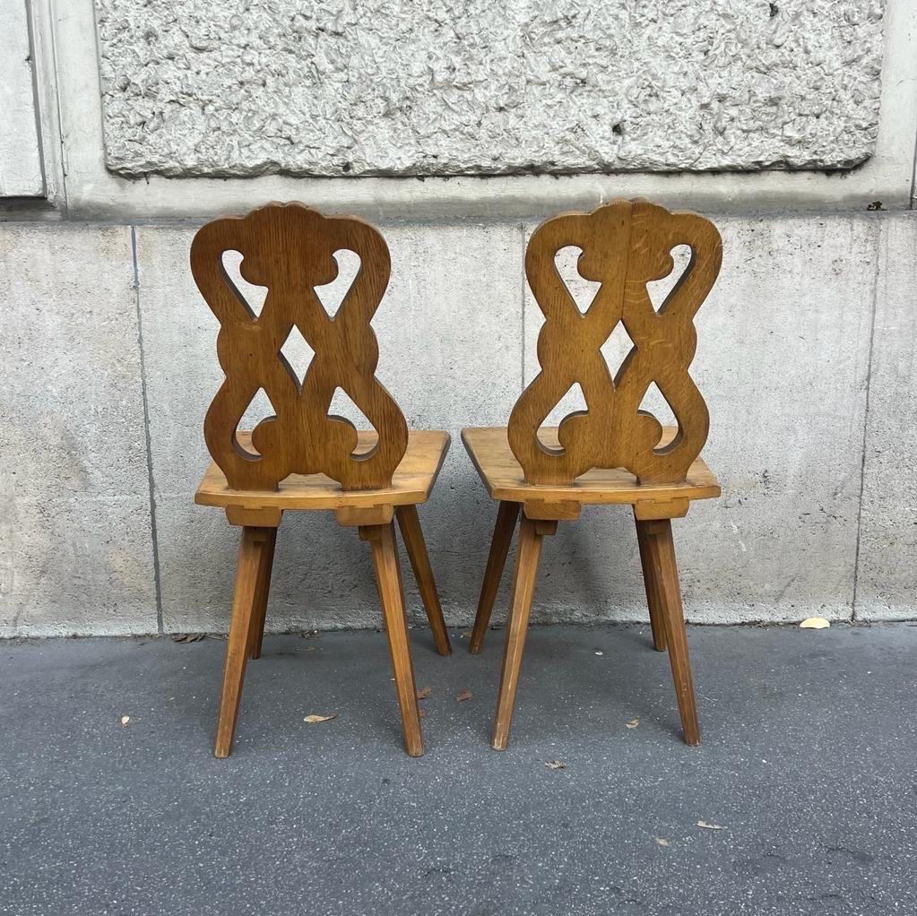 a pair of chair circa 1940 in oak in good condition