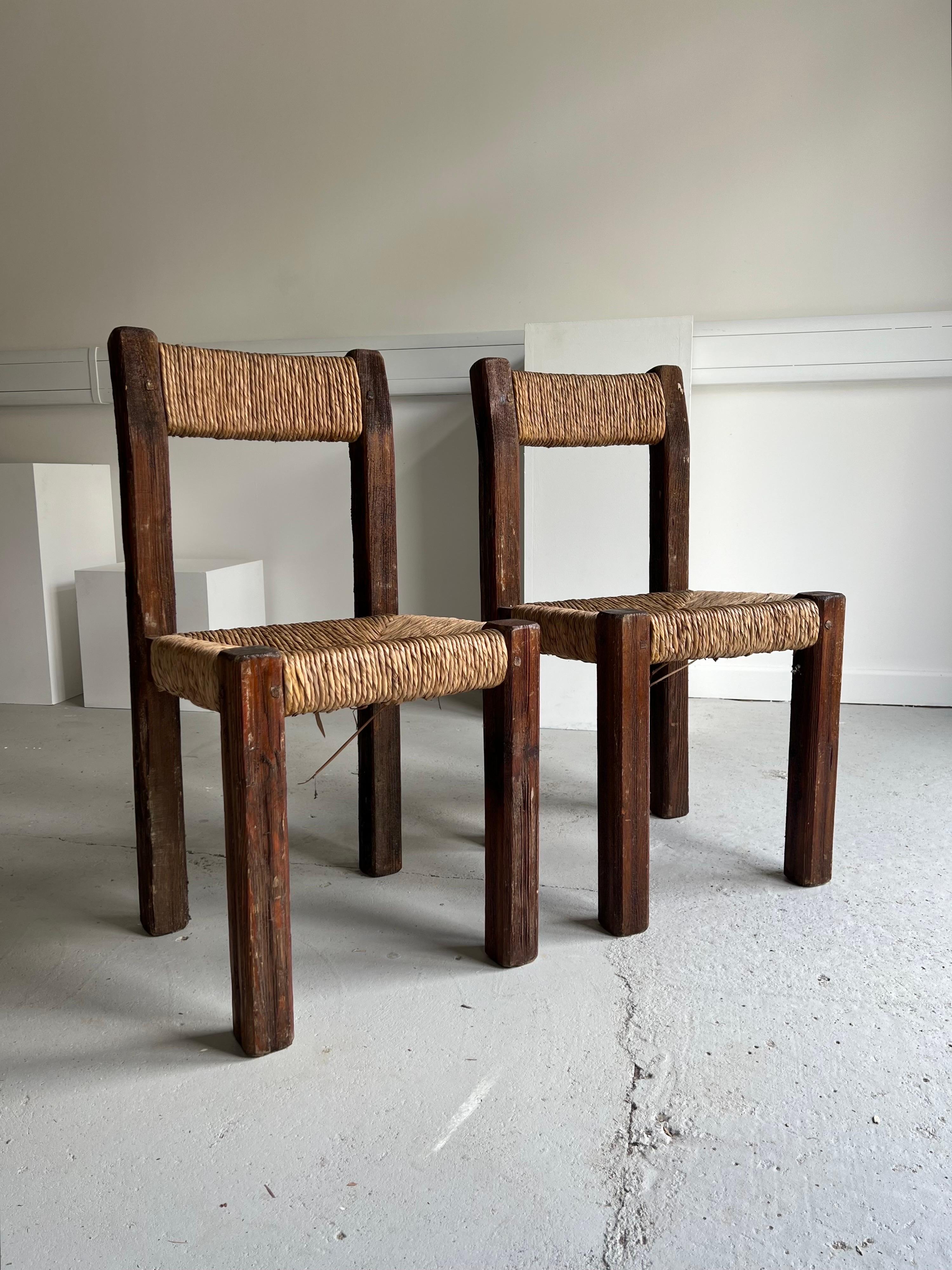 Pair of Brutalist Chairs in Wood and Straw, France Auvergne, 1950s For Sale 1