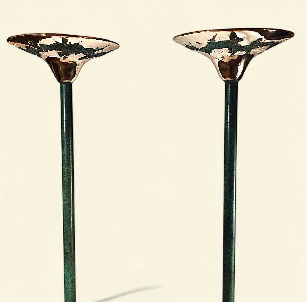 Pareja de lámparas de pie brutalistas de Maison Valenti, años 70-80 Bronce en venta