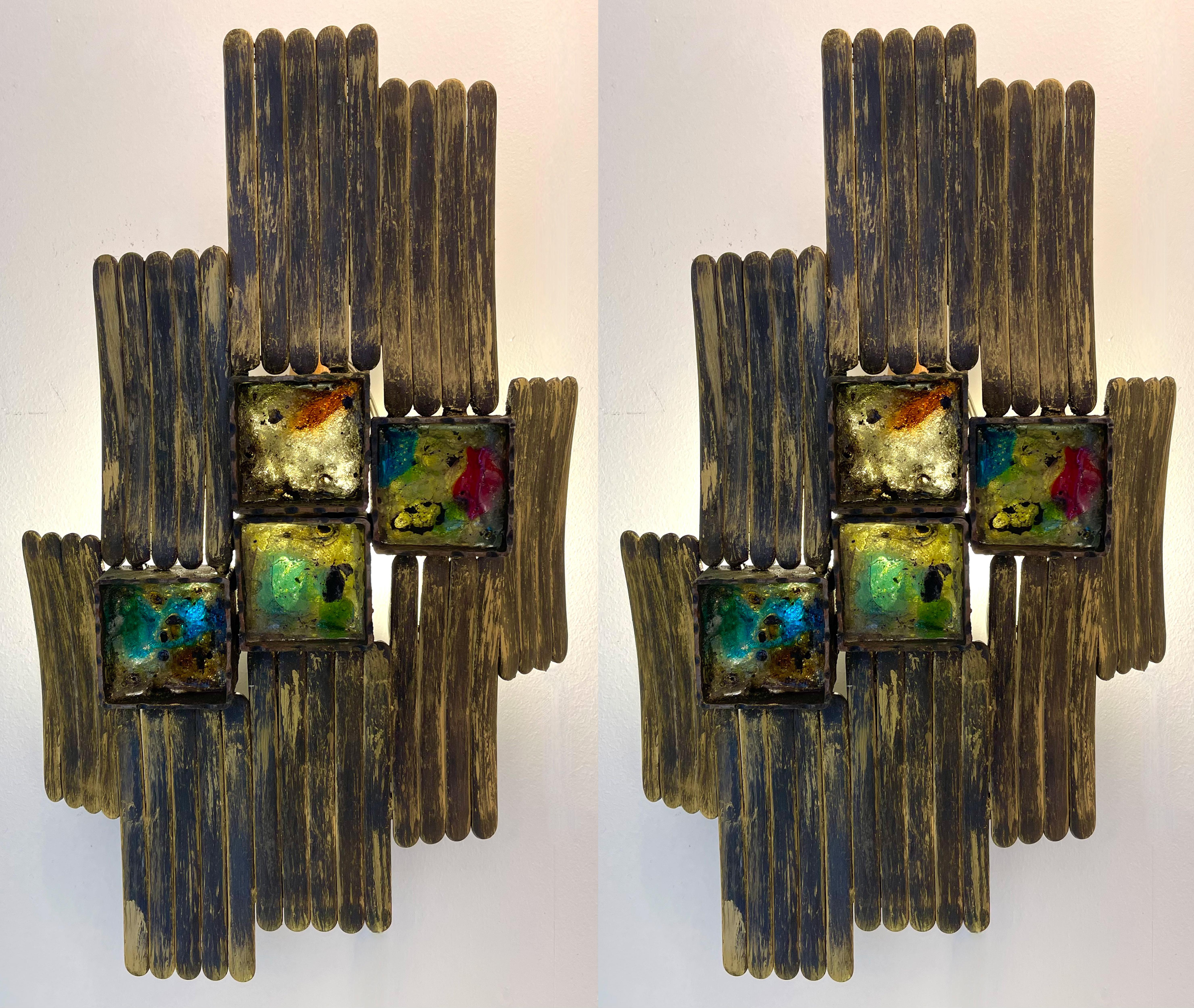 Pair of Brutalist Gilt Metal and Glass Sconces. Italy, 1970s For Sale 9