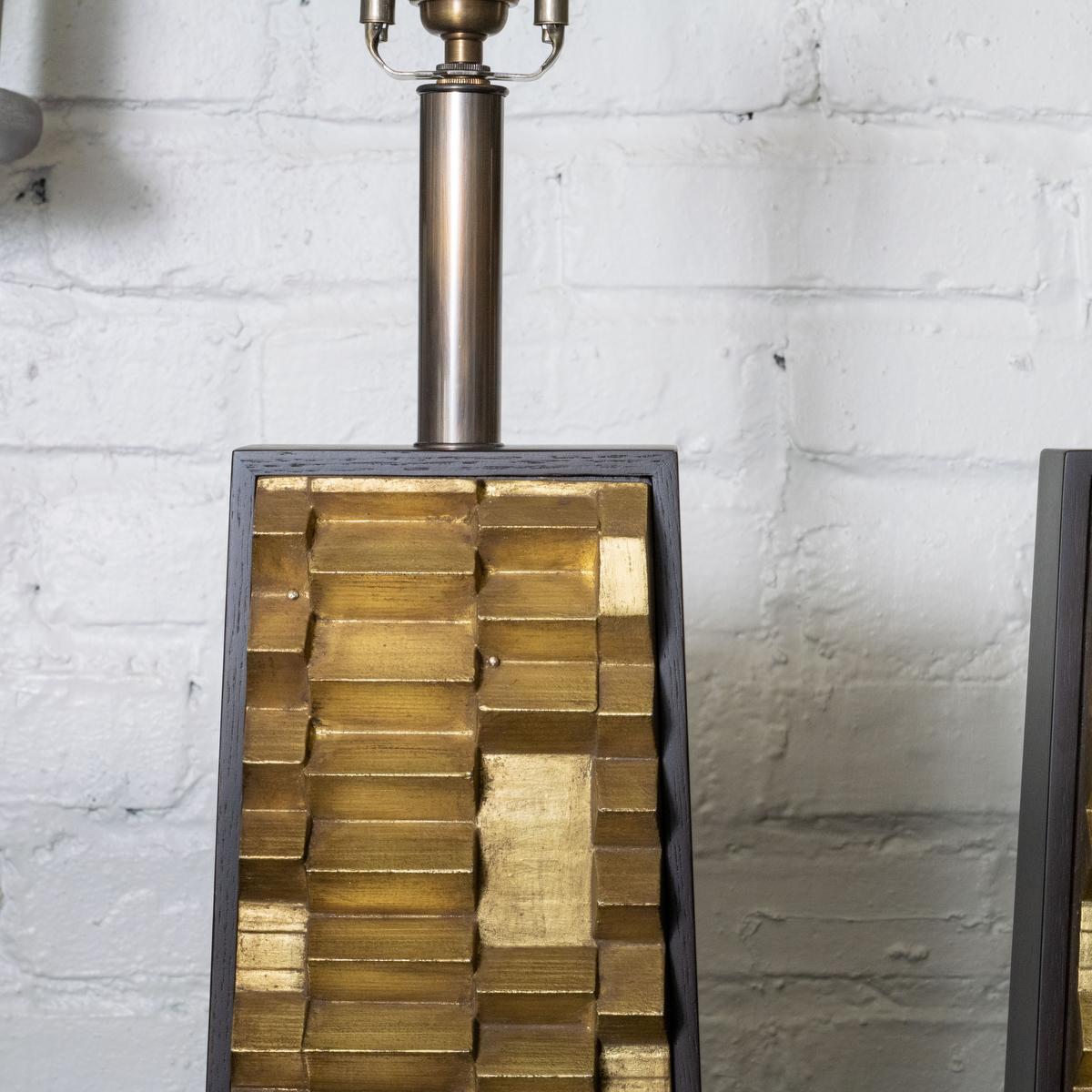 Paire de lampes brutalistes en métal doré de Laurel Lighting Co. en vente 1