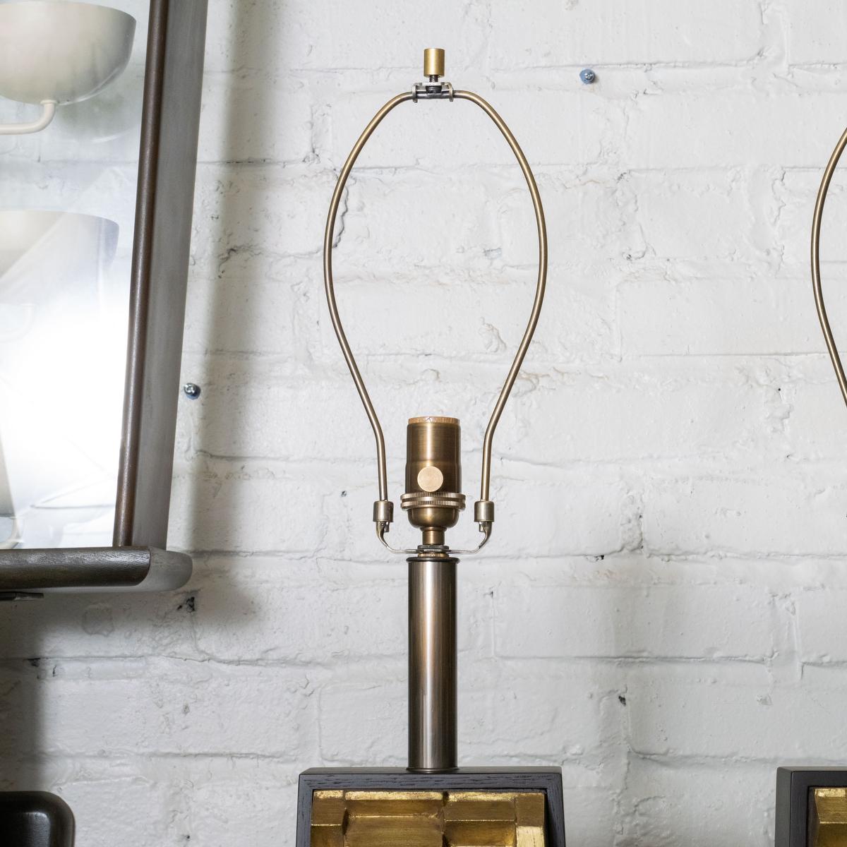 Paire de lampes brutalistes en métal doré de Laurel Lighting Co. en vente 2