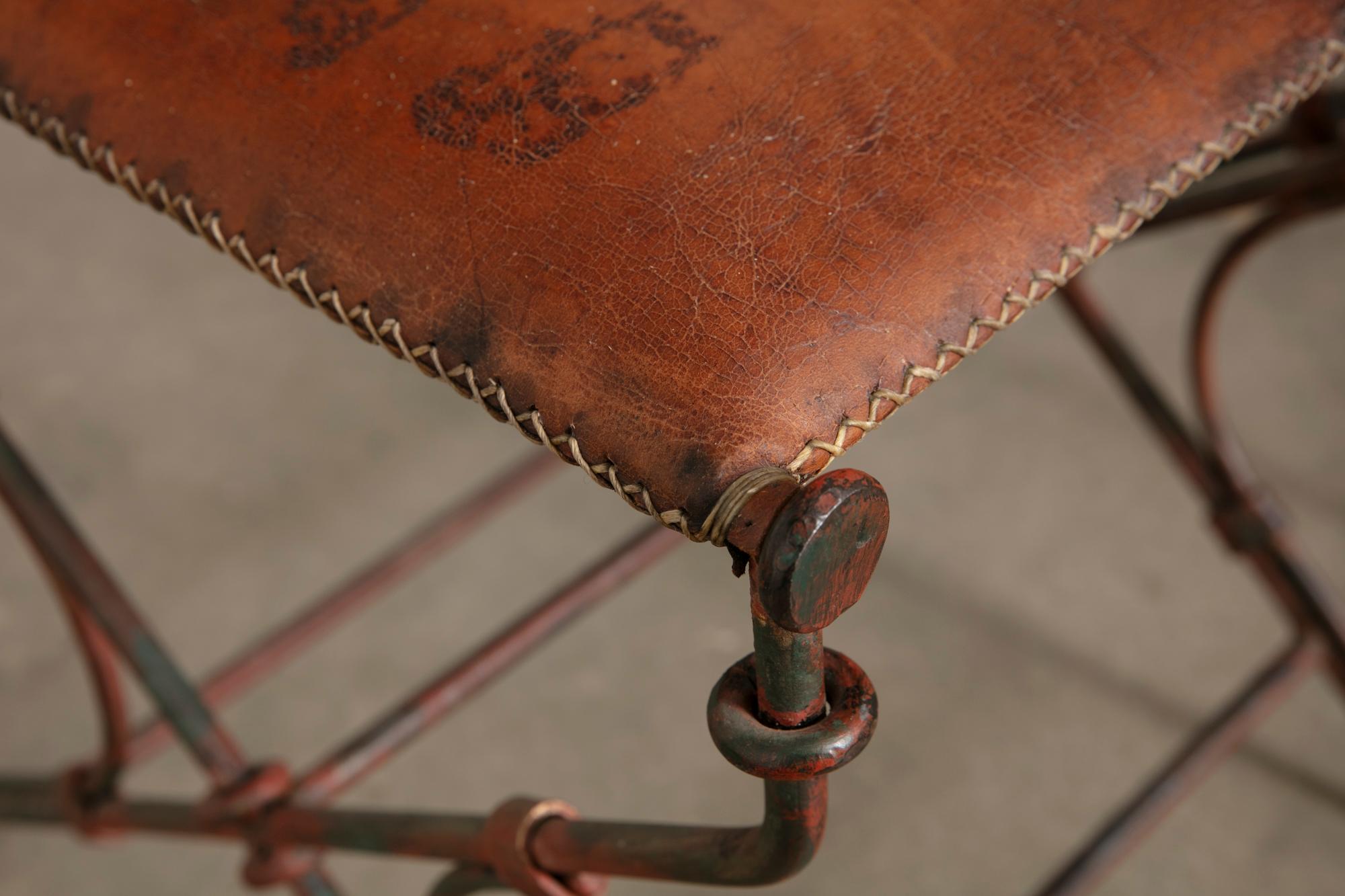 Brutalismo Pair of Brutalist Ilana Goor attributed Chairs in vendita