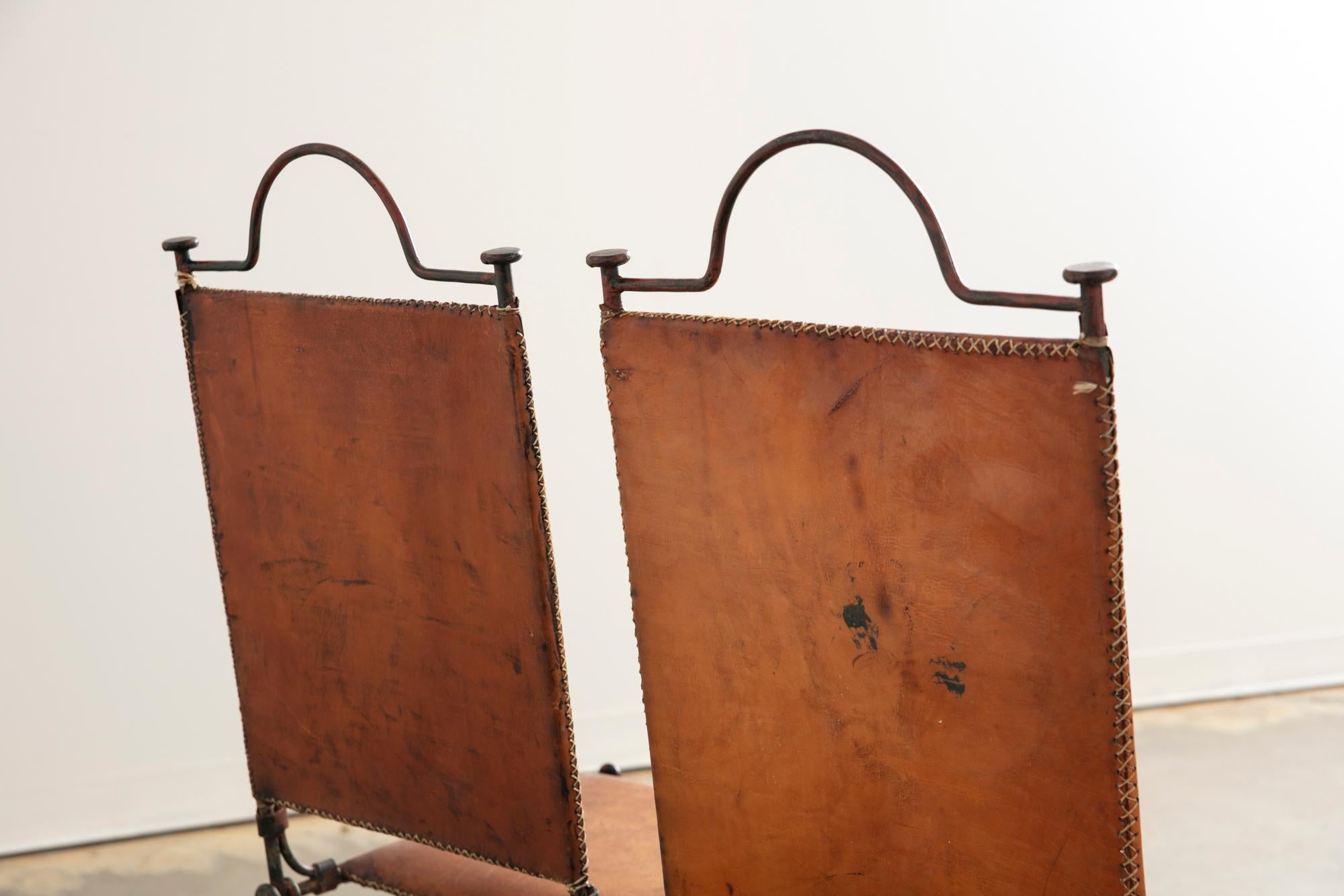 XX secolo Pair of Brutalist Ilana Goor attributed Chairs in vendita