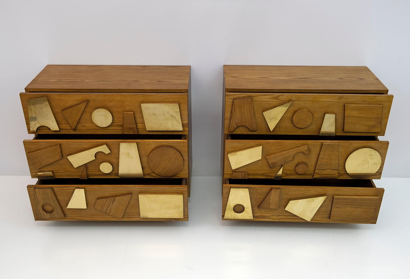 Pair of Brutalist Italian Ash Tree and Brass Chest of Drawers For Sale 1