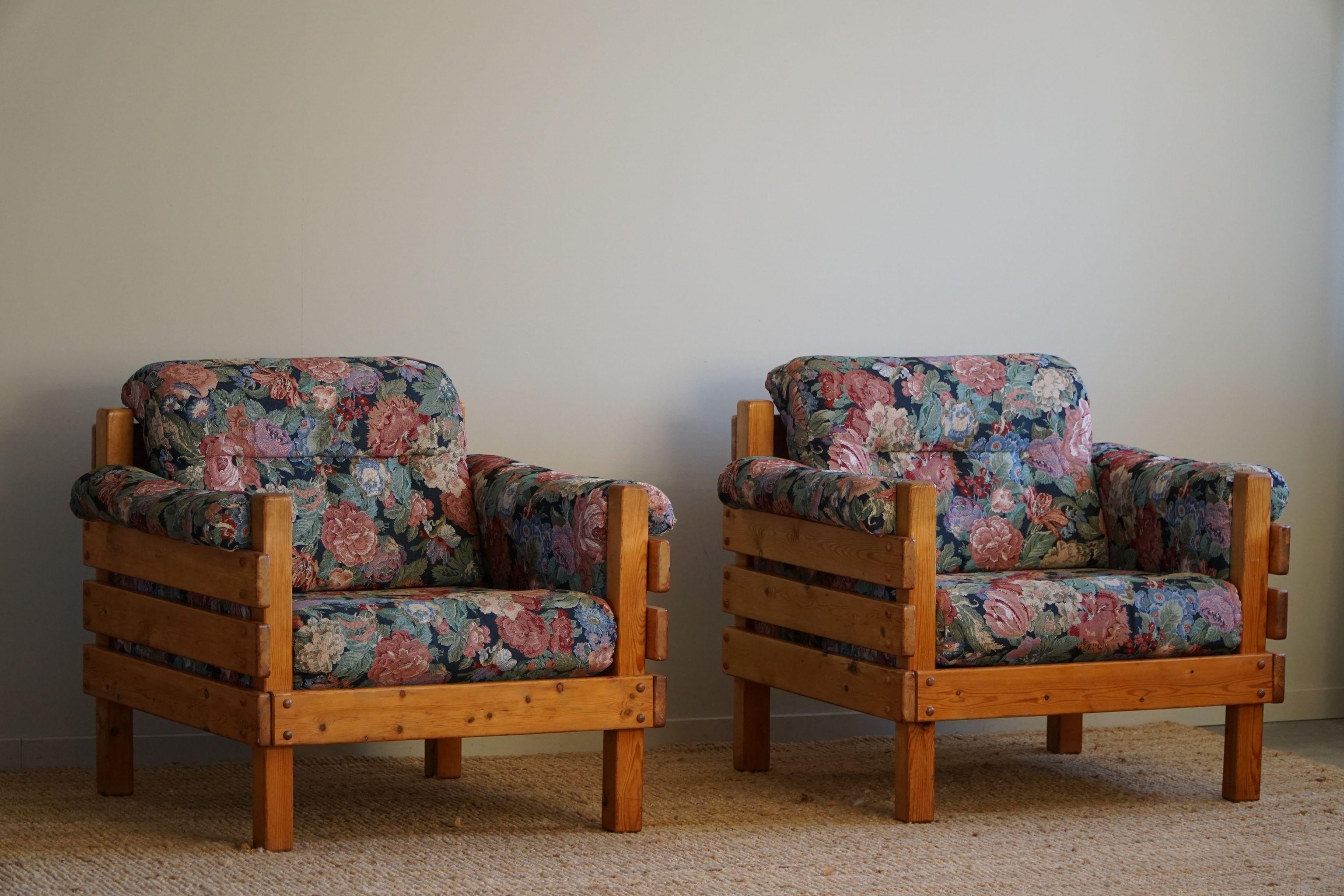Pair of Brutalist Lounge Chairs in Solid Pine, Swedish Modern, Made in 1970s For Sale 3