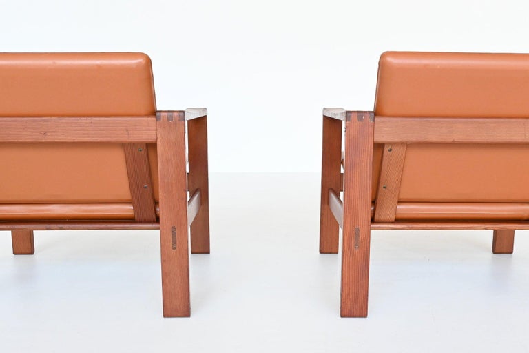 Pair of Brutalist Lounge Chairs Pine Wood, The Netherlands, 1960 3