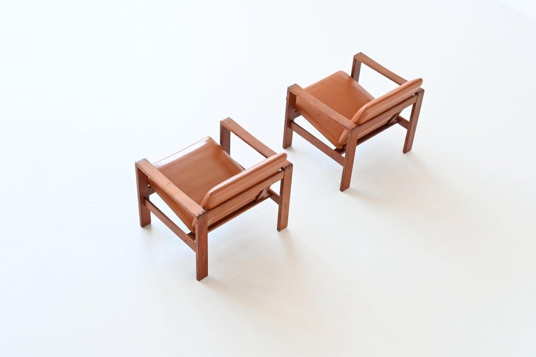 Pair of Brutalist Lounge Chairs Pine Wood, The Netherlands, 1960 6