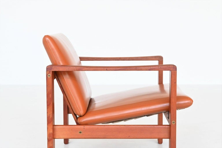 Pair of Brutalist Lounge Chairs Pine Wood, The Netherlands, 1960 10
