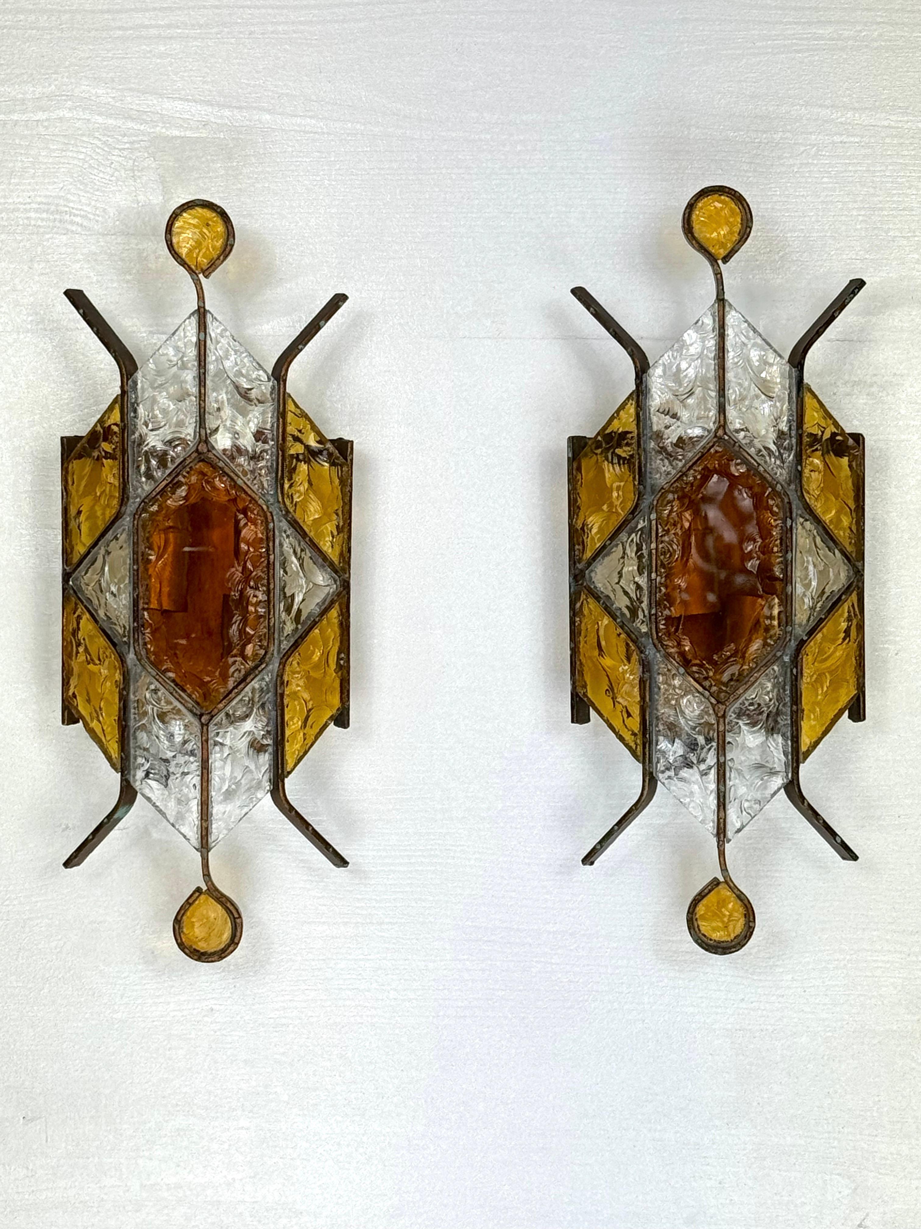 Pair of brutalist murano glass sconces by Poliarte. Italy 1970s. For Sale 5