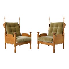 Paire de chaises longues brutalistes en chêne et velours vert ressemblant à des trônes