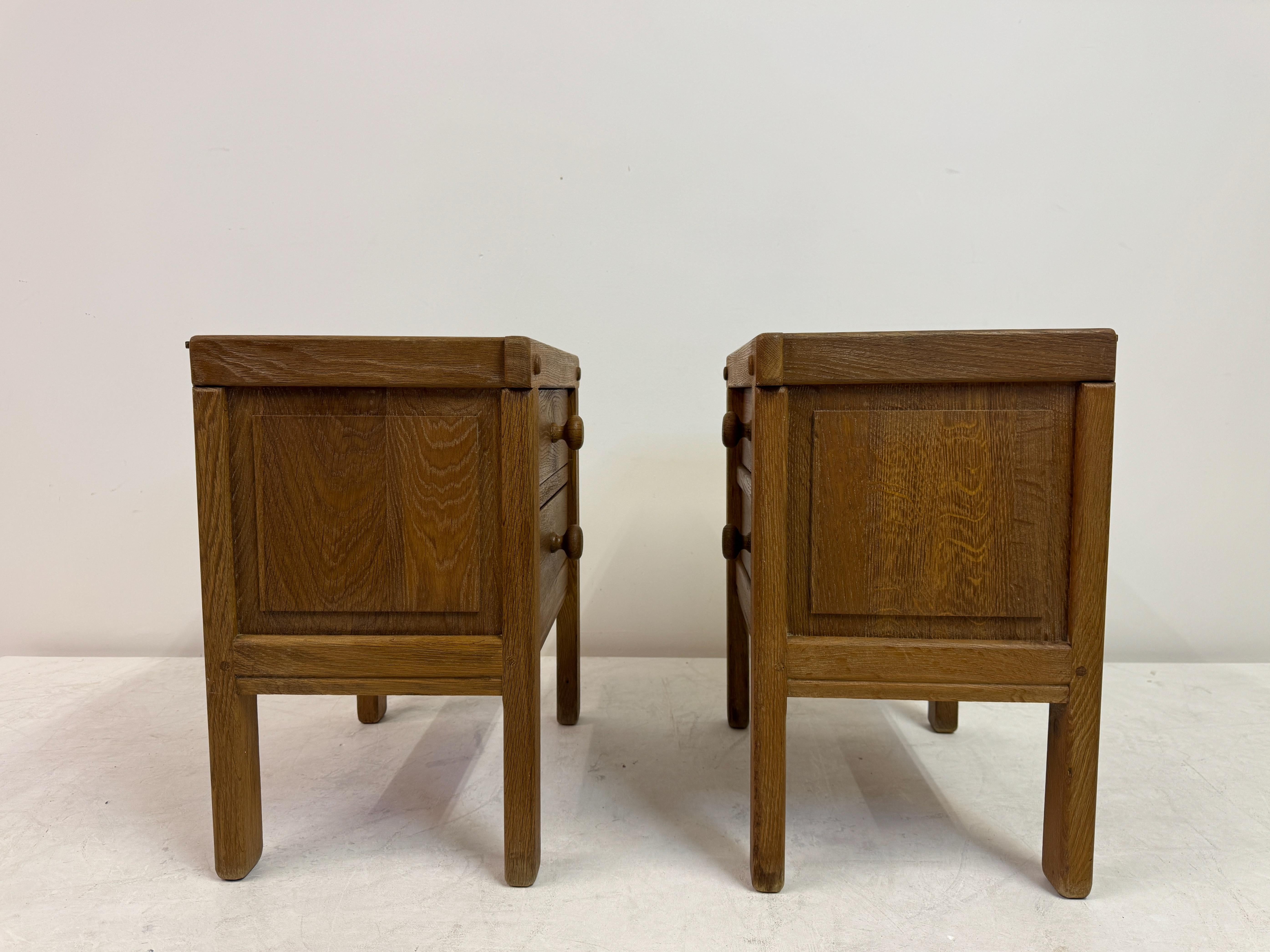 Pair of Brutalist Oak Bedside Cabinets or Nightstands, 1970s in vendita 3