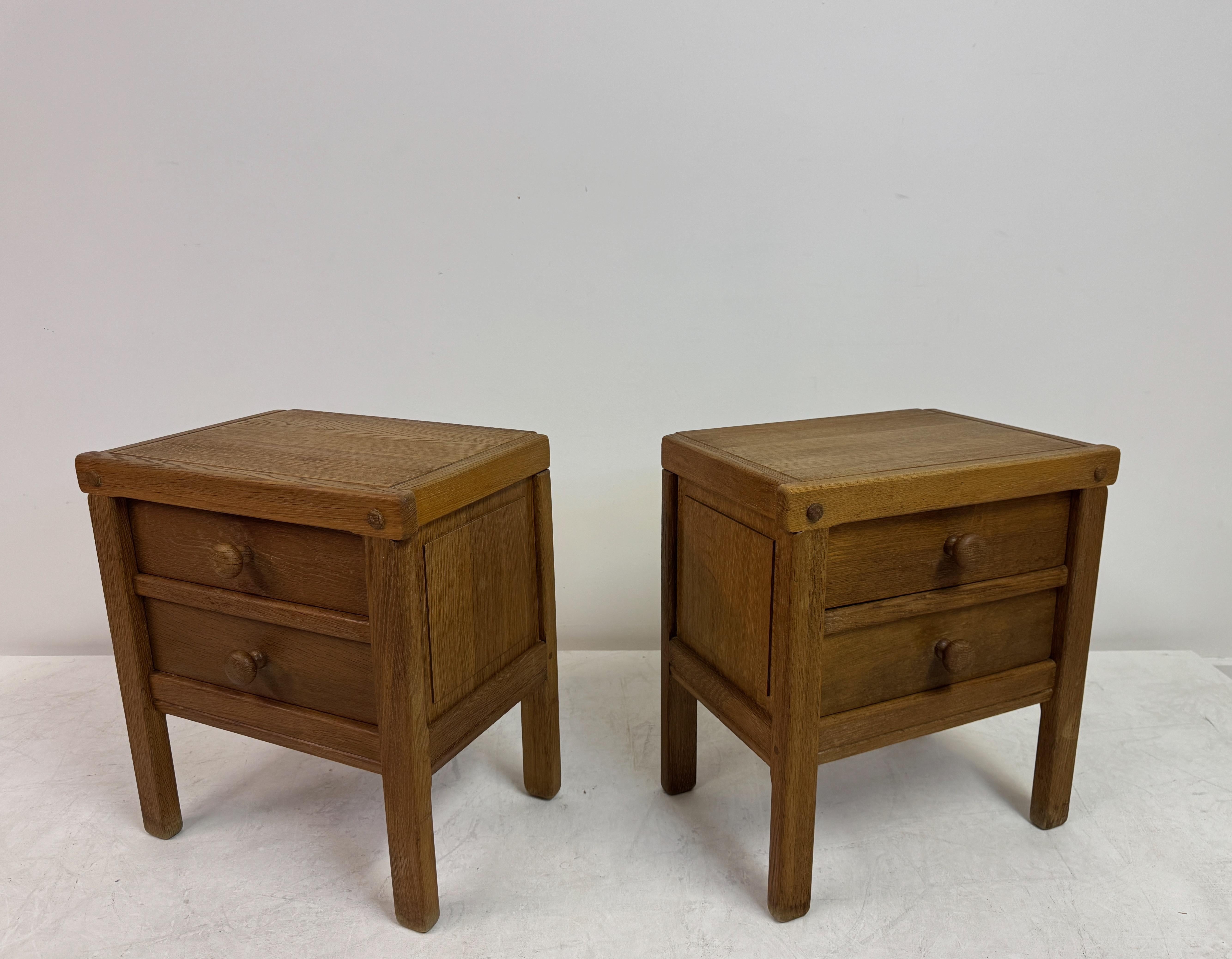 Pair of Brutalist Oak Bedside Cabinets or Nightstands, 1970s in vendita 7