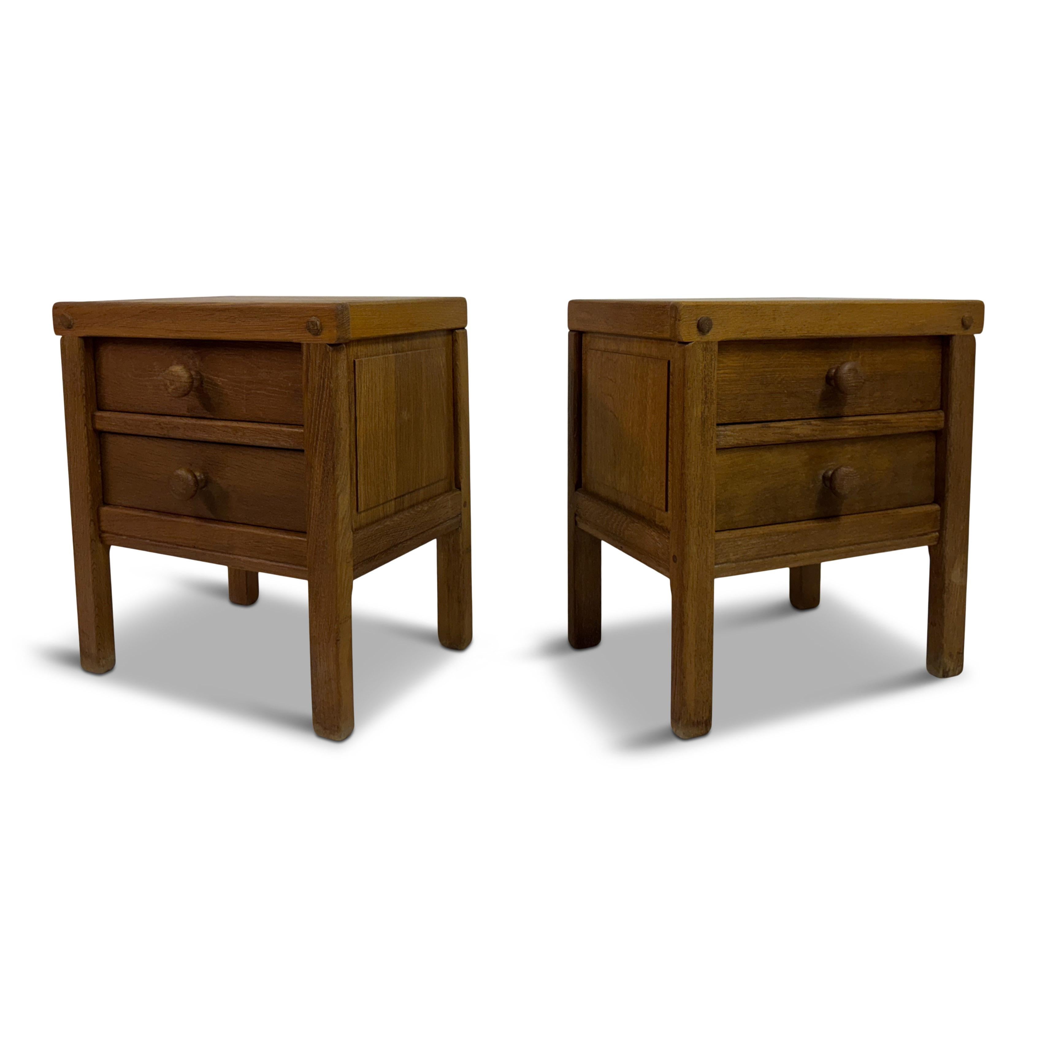 Pair of Brutalist Oak Bedside Cabinets or Nightstands, 1970s in vendita 11