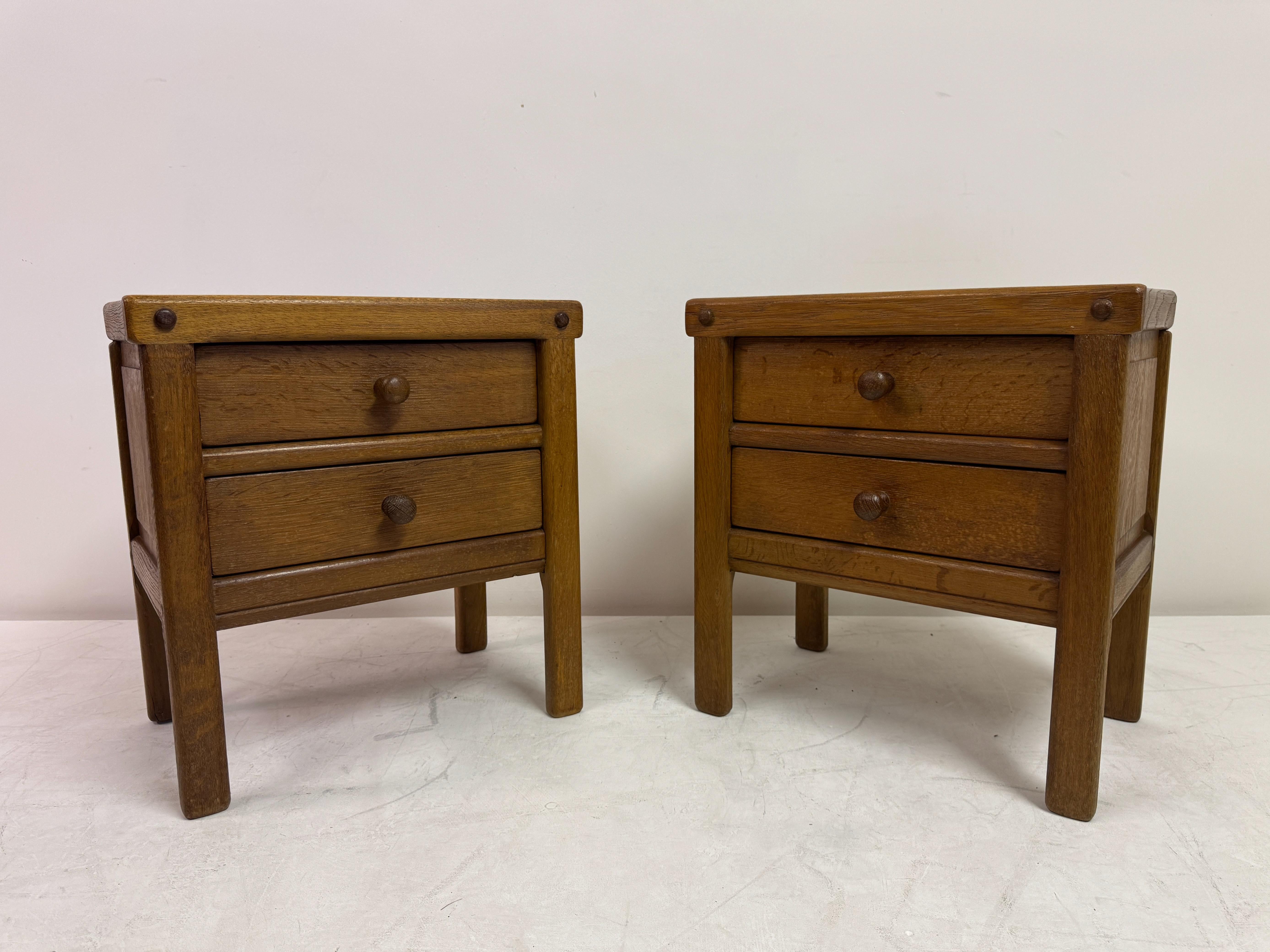 Coppia di comodini brutalisti in Oak, anni '60 in vendita 2