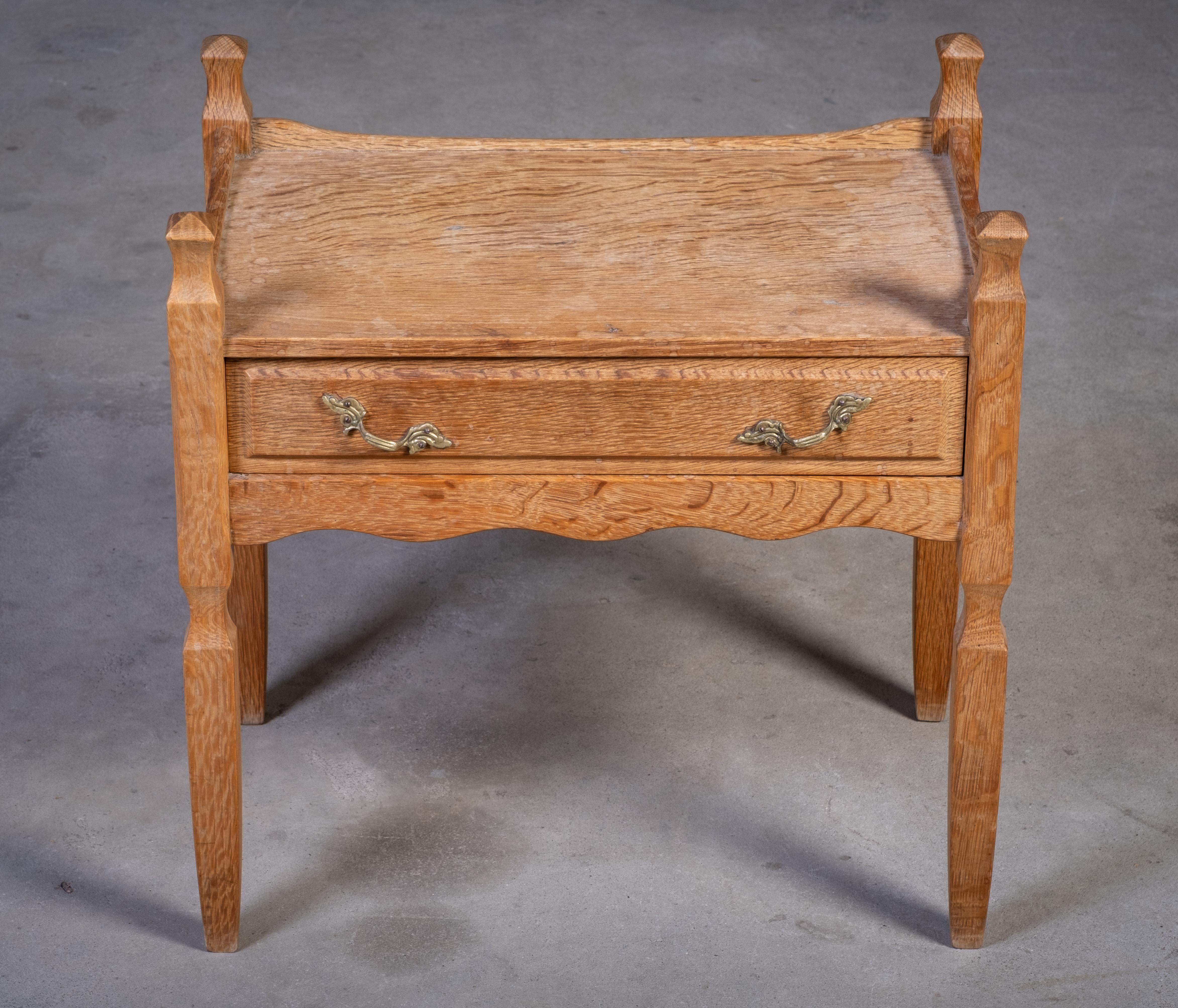 Coppia di comodini brutalisti in Oak di Henning Kjærnulf, anni '70 in vendita 8