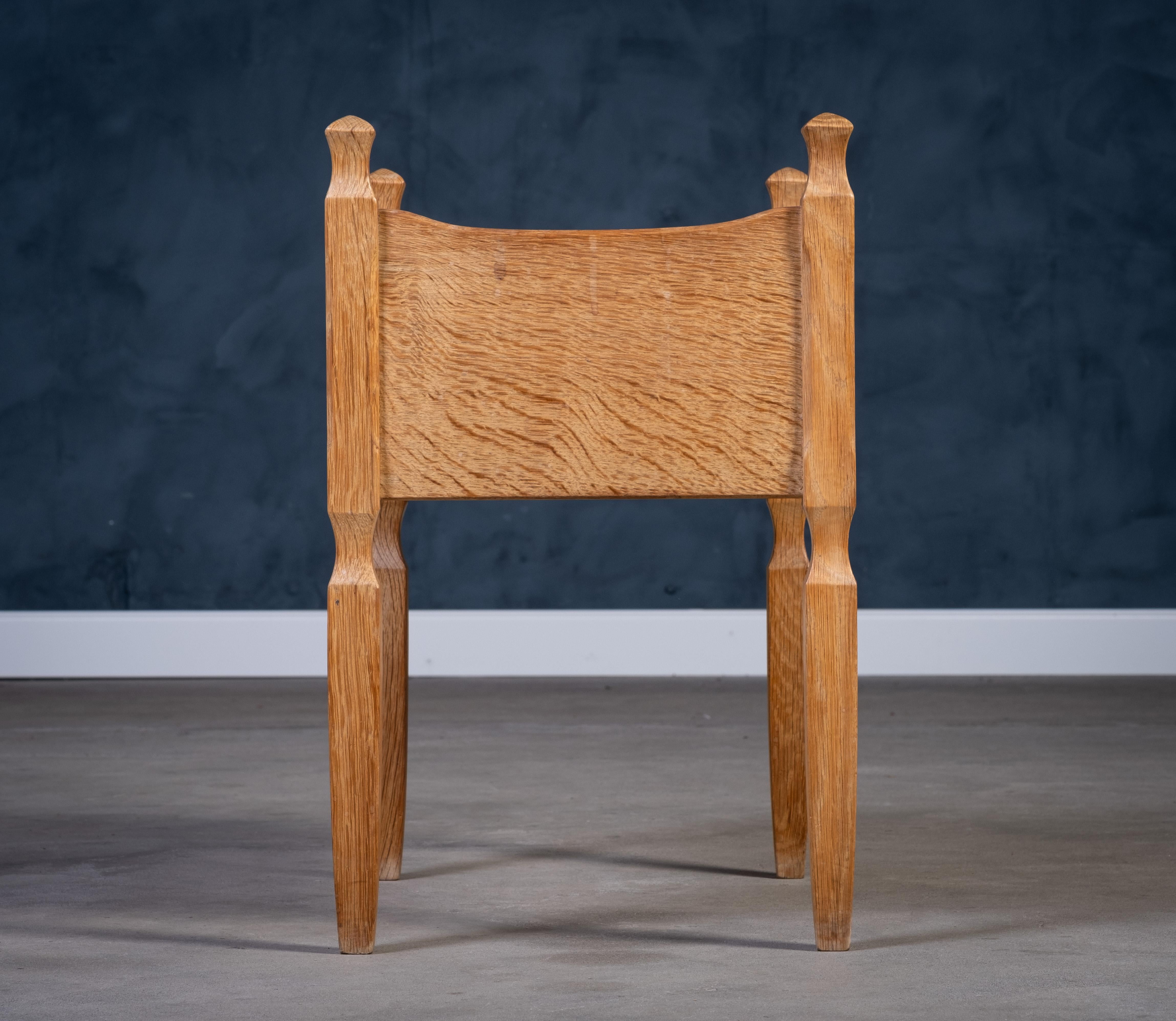 Coppia di comodini brutalisti in Oak di Henning Kjærnulf, anni '70 in vendita 11