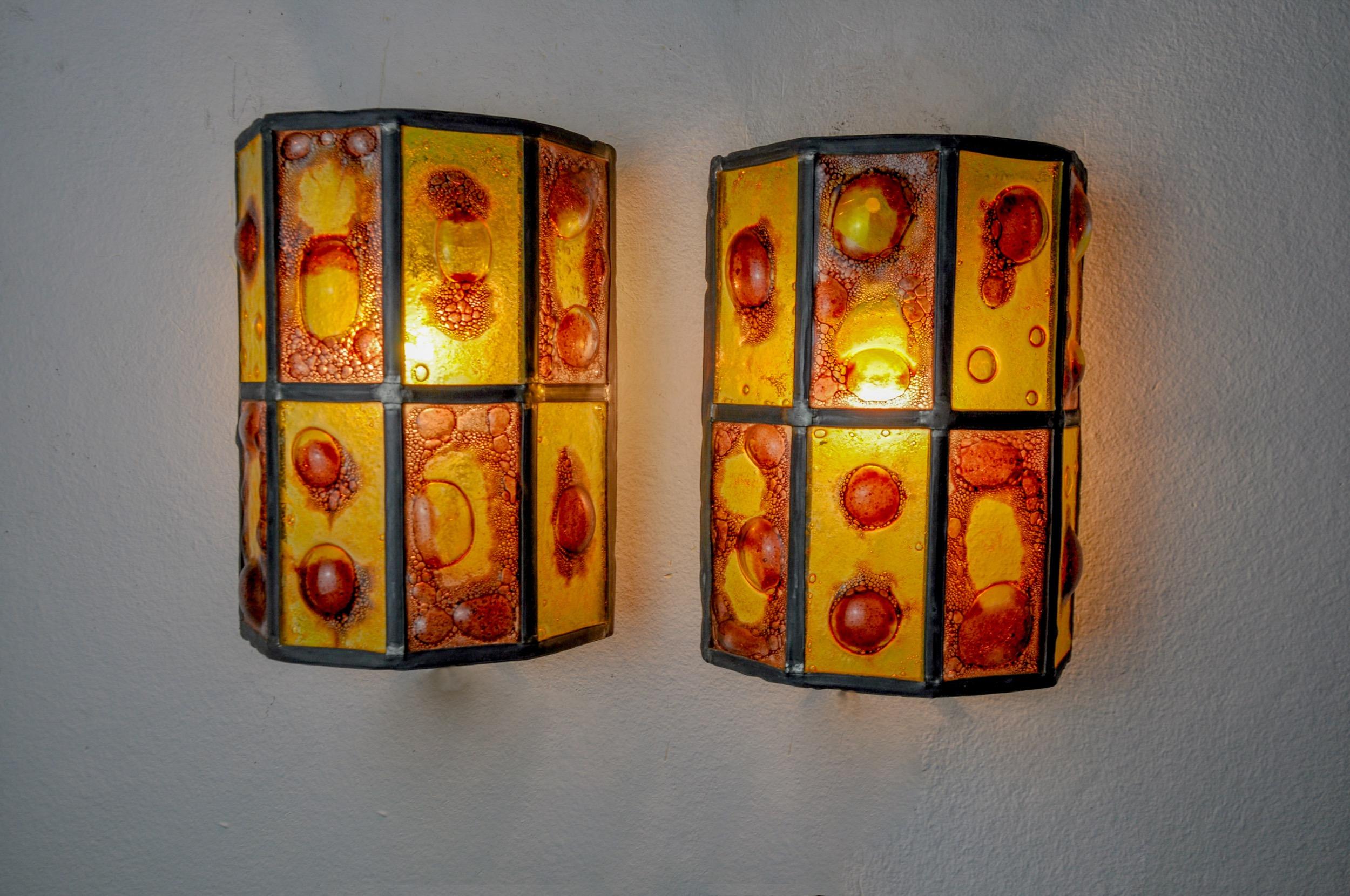 Pair of brutalist sconces by Felipe Derflingher for Feders, blown glass, 1960 In Good Condition For Sale In BARCELONA, ES