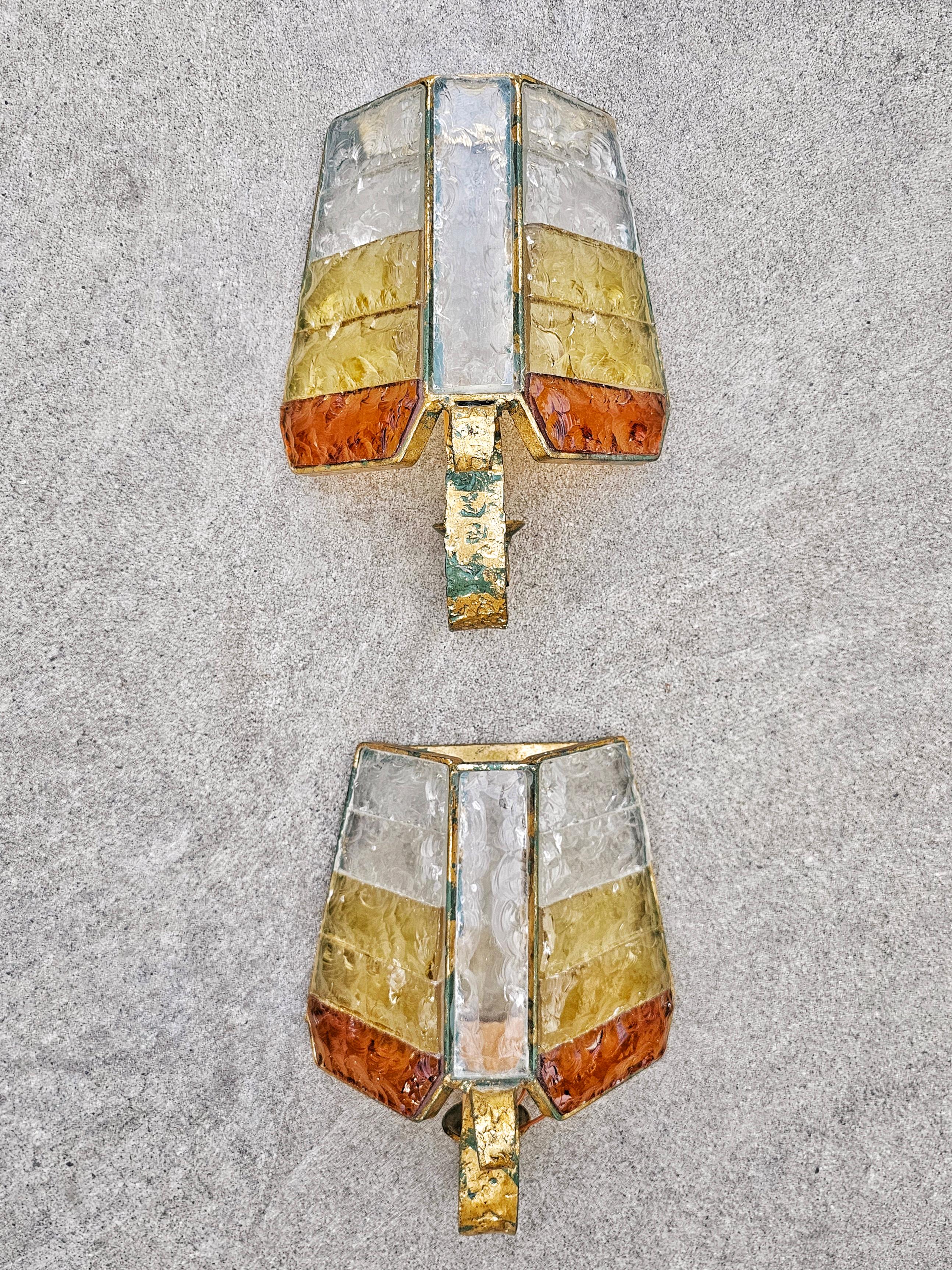 Pair of Brutalist Sconces in hammered glass by Longobard, Italy 1970s For Sale 5