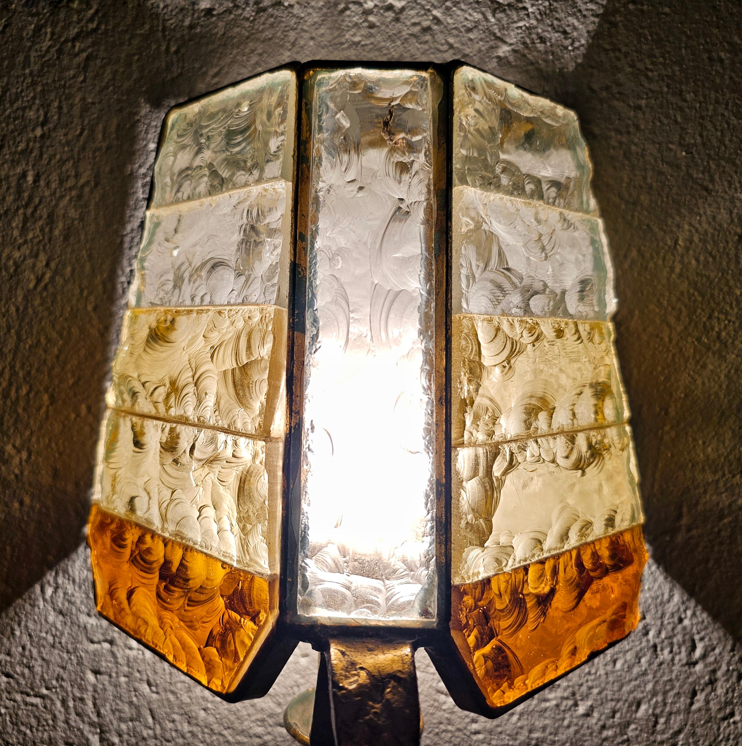 Late 20th Century Pair of Brutalist Sconces in hammered glass by Longobard, Italy 1970s For Sale