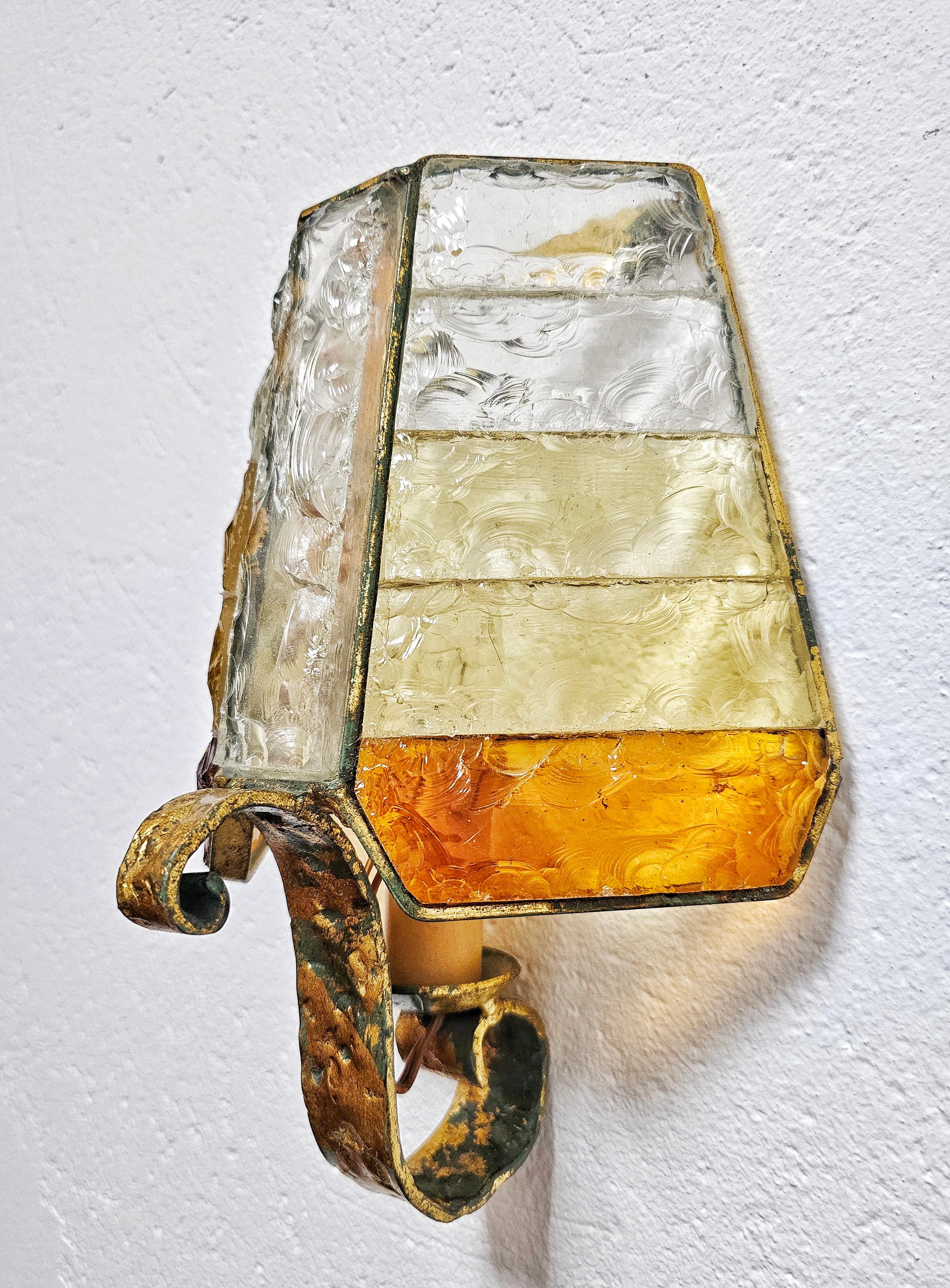 Pair of Brutalist Sconces in hammered glass by Longobard, Italy 1970s For Sale 1