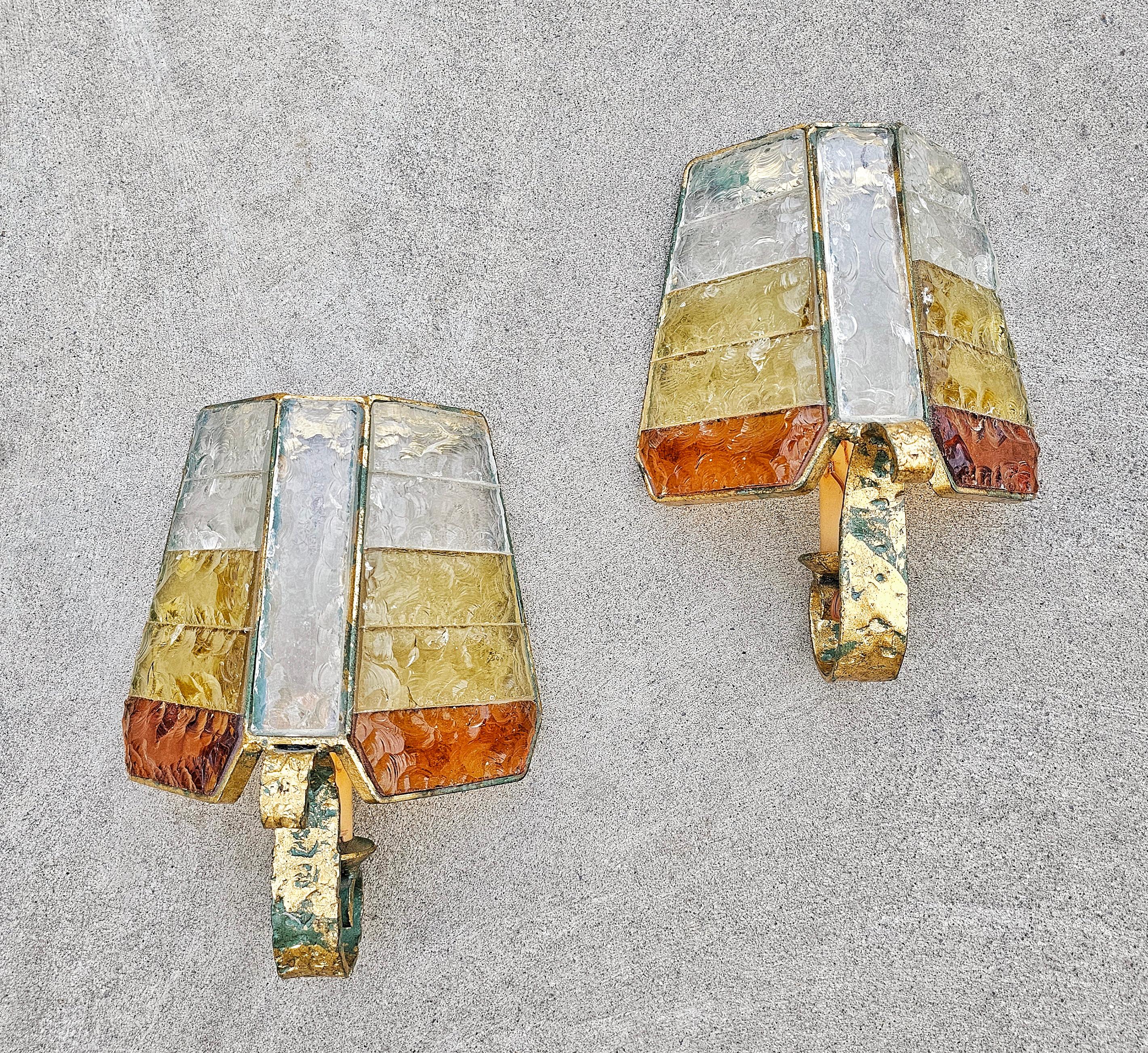 Pair of Brutalist Sconces in hammered glass by Longobard, Italy 1970s For Sale 3