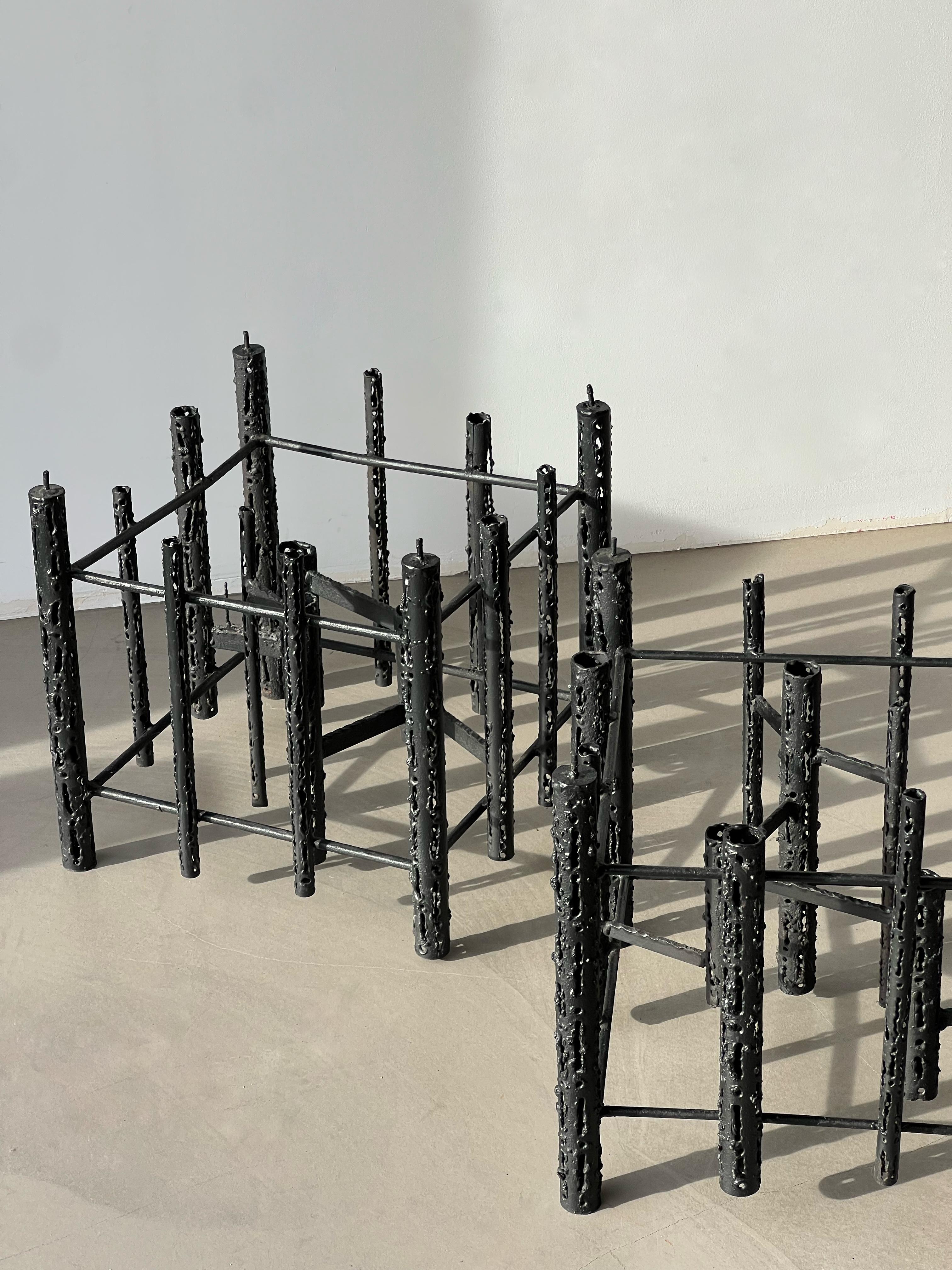 Paire de tables d'appoint en acier soudé de Studio Brutaliste par Masciarelli pour Regent Bon état - En vente à Oceanside, US
