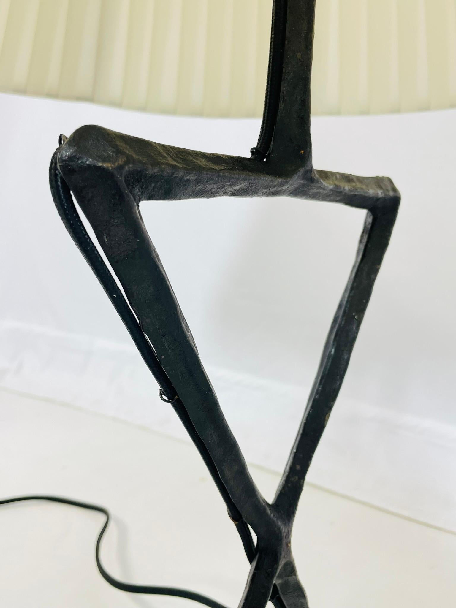Paire de lampes de table de style brutaliste par Visual Comfort de la collection Anneu en vente 1