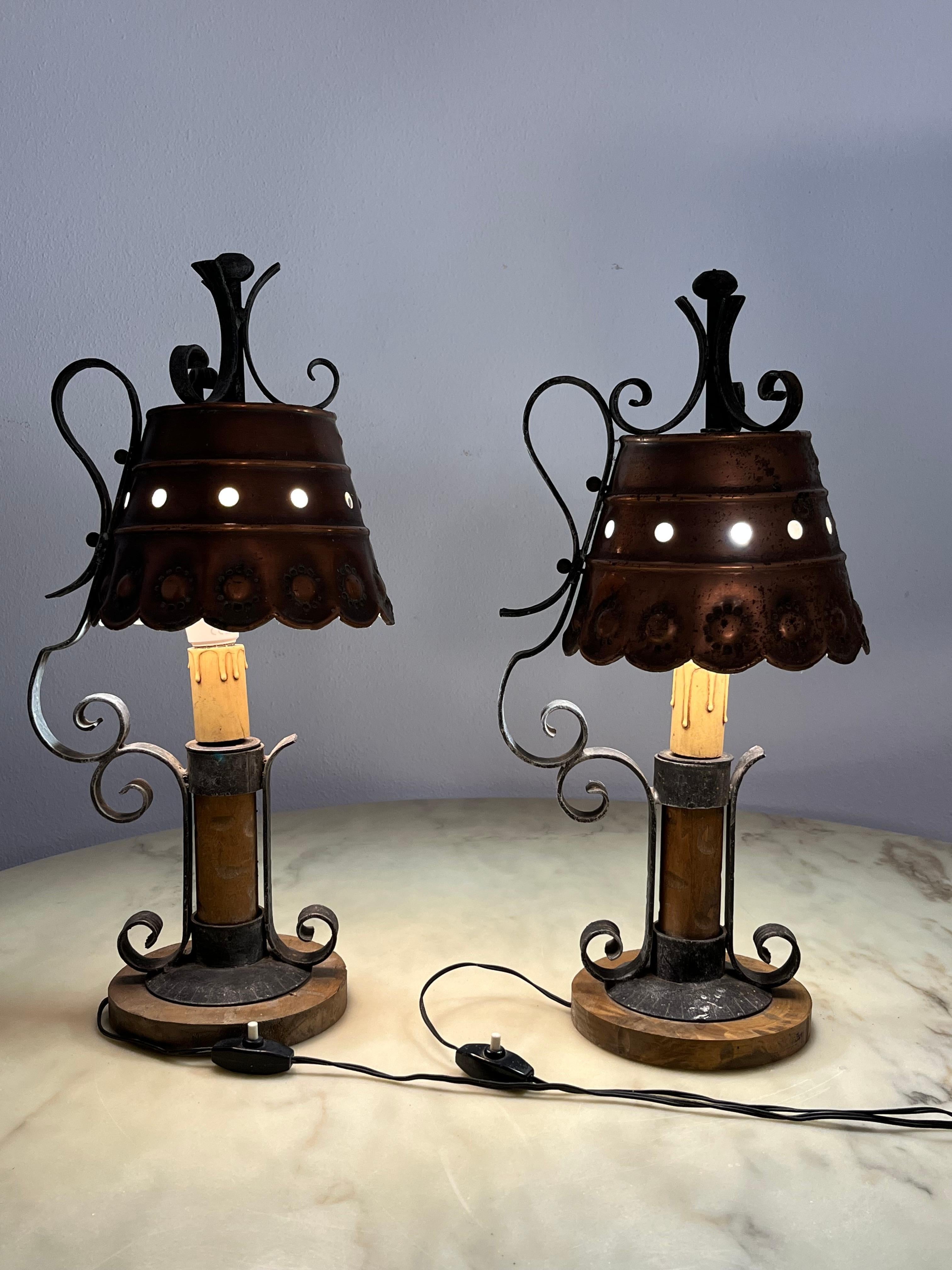 Brutalisme Ensemble de 2 lampes de table de style brutaliste mi-siècle, design italien des années 1960 en vente