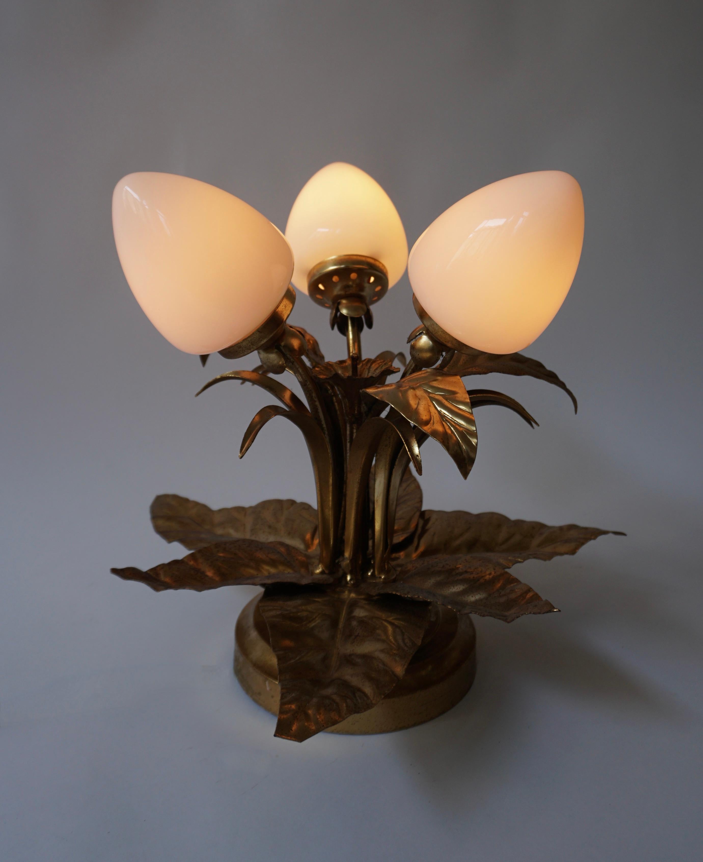 Pair of Brutalist Sunburst Flower Light Fixtures in Gilt Metal For Sale 4